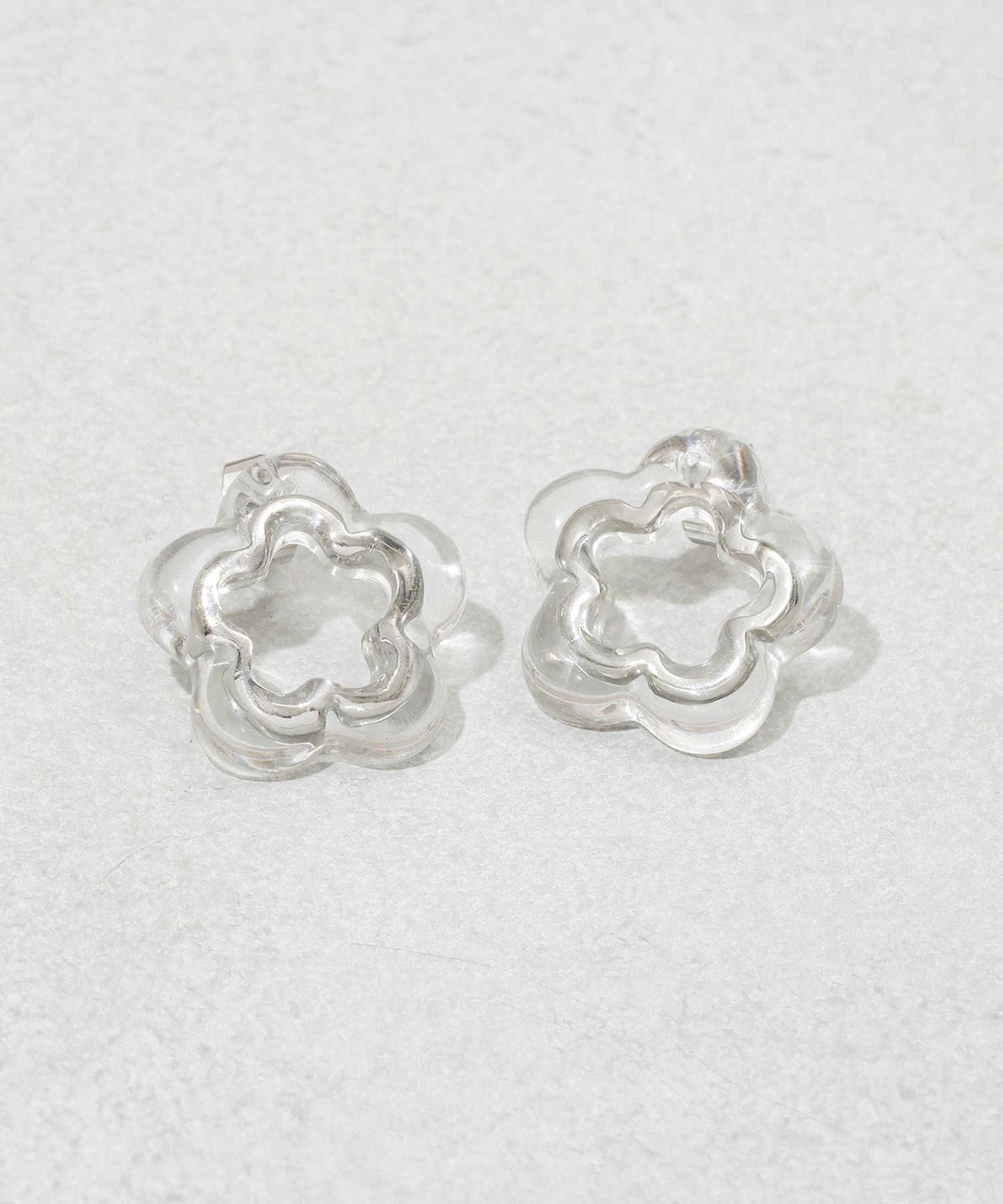 3COINS(スリーコインズ) メタルクリアフラワーピアス