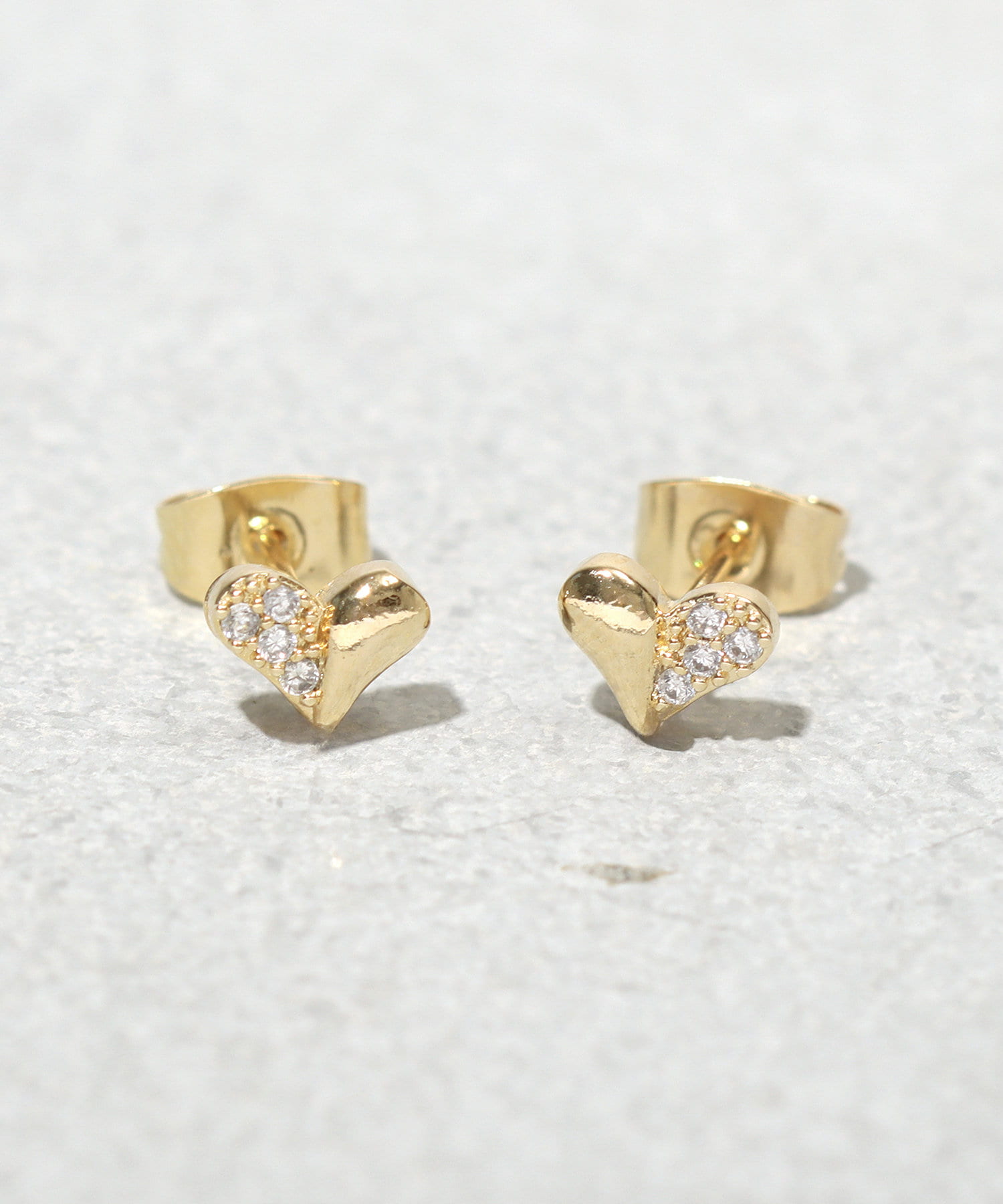 3COINS(スリーコインズ) ミニハーフハートピアス