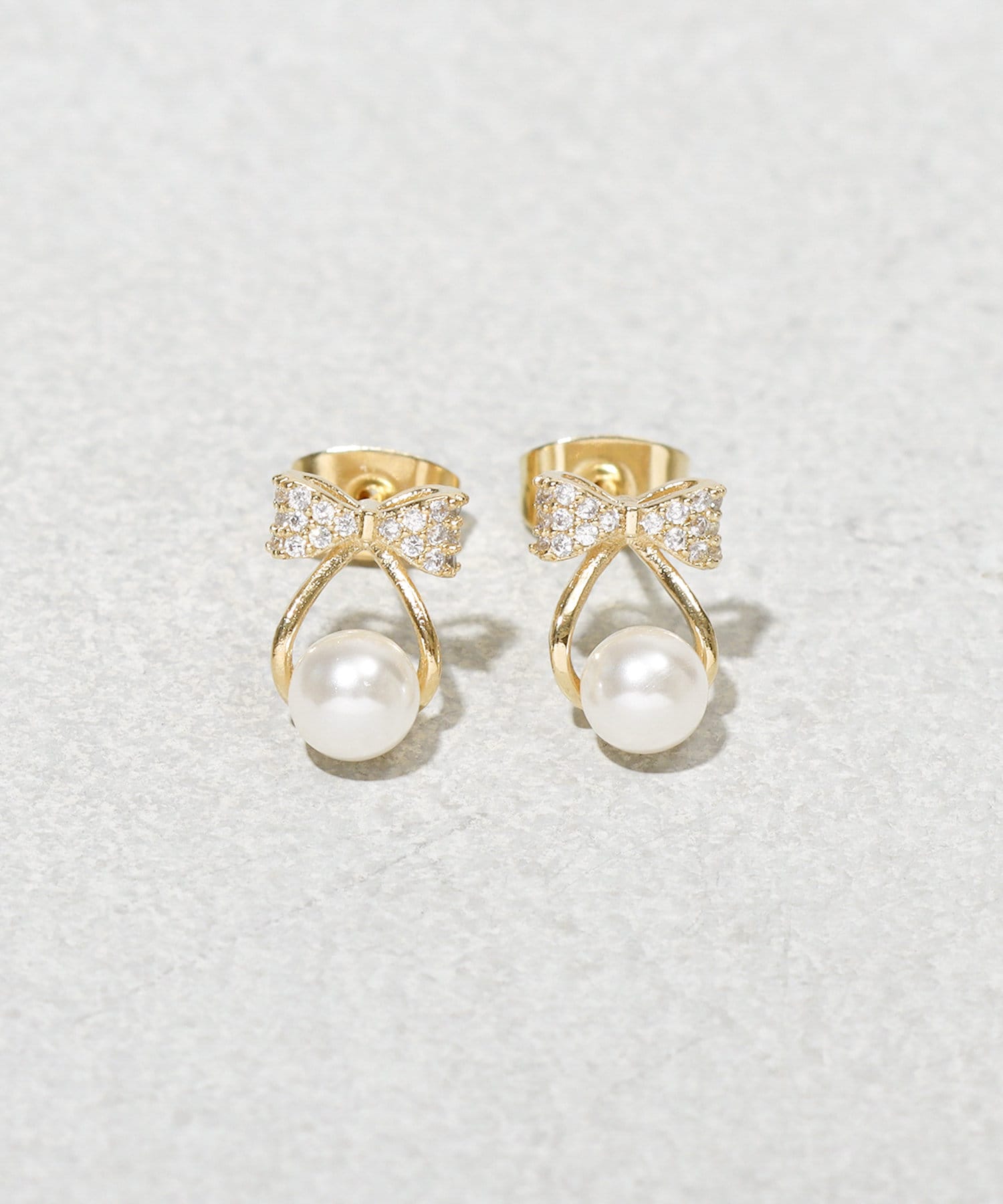 3COINS(スリーコインズ) キラキラリボンパールピアス