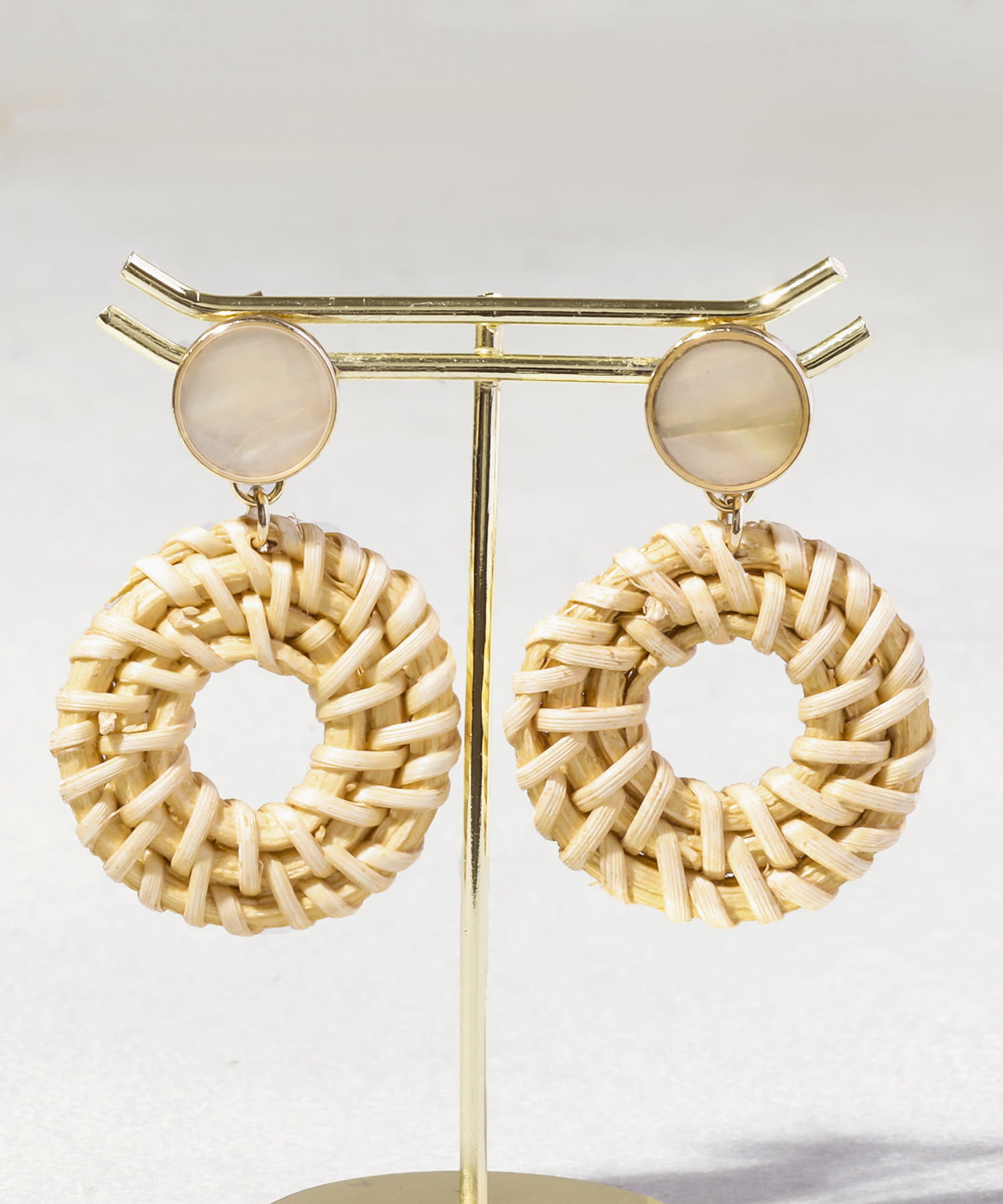 3COINS(スリーコインズ) シェルラタンピアス