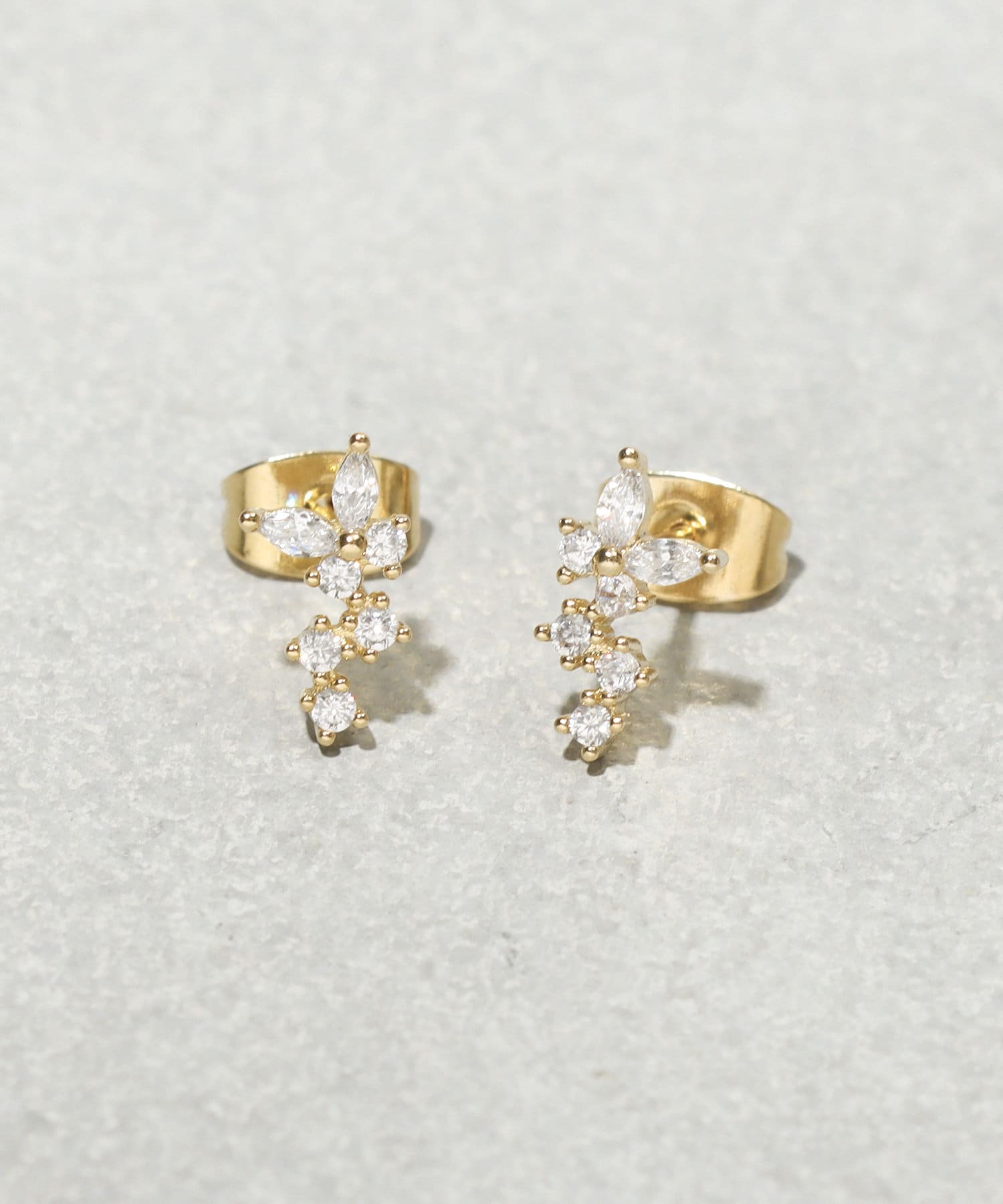 3COINS(スリーコインズ) ミニバタフライピアス