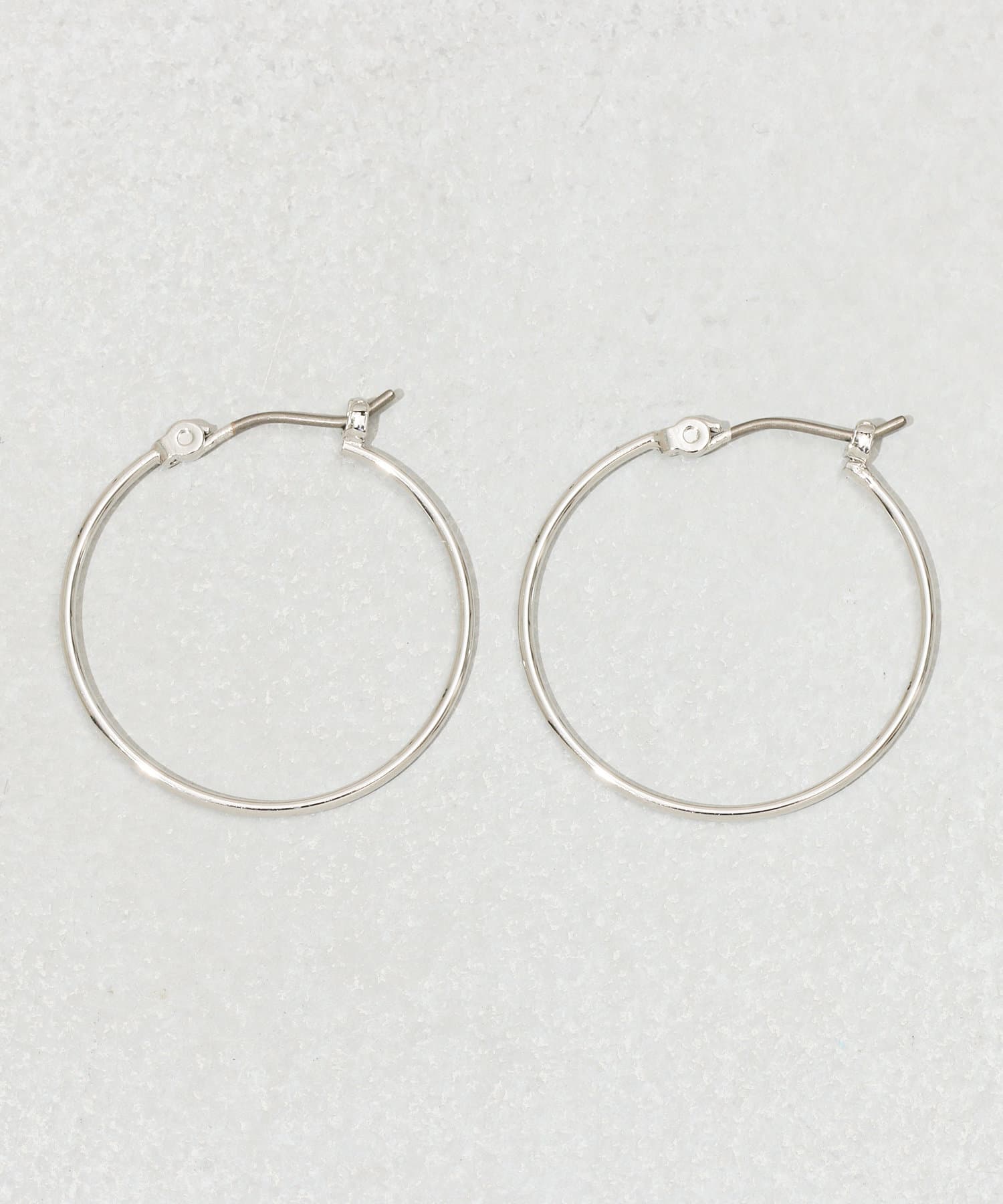 3COINS(スリーコインズ) メタルラインフープワンタッチピアス
