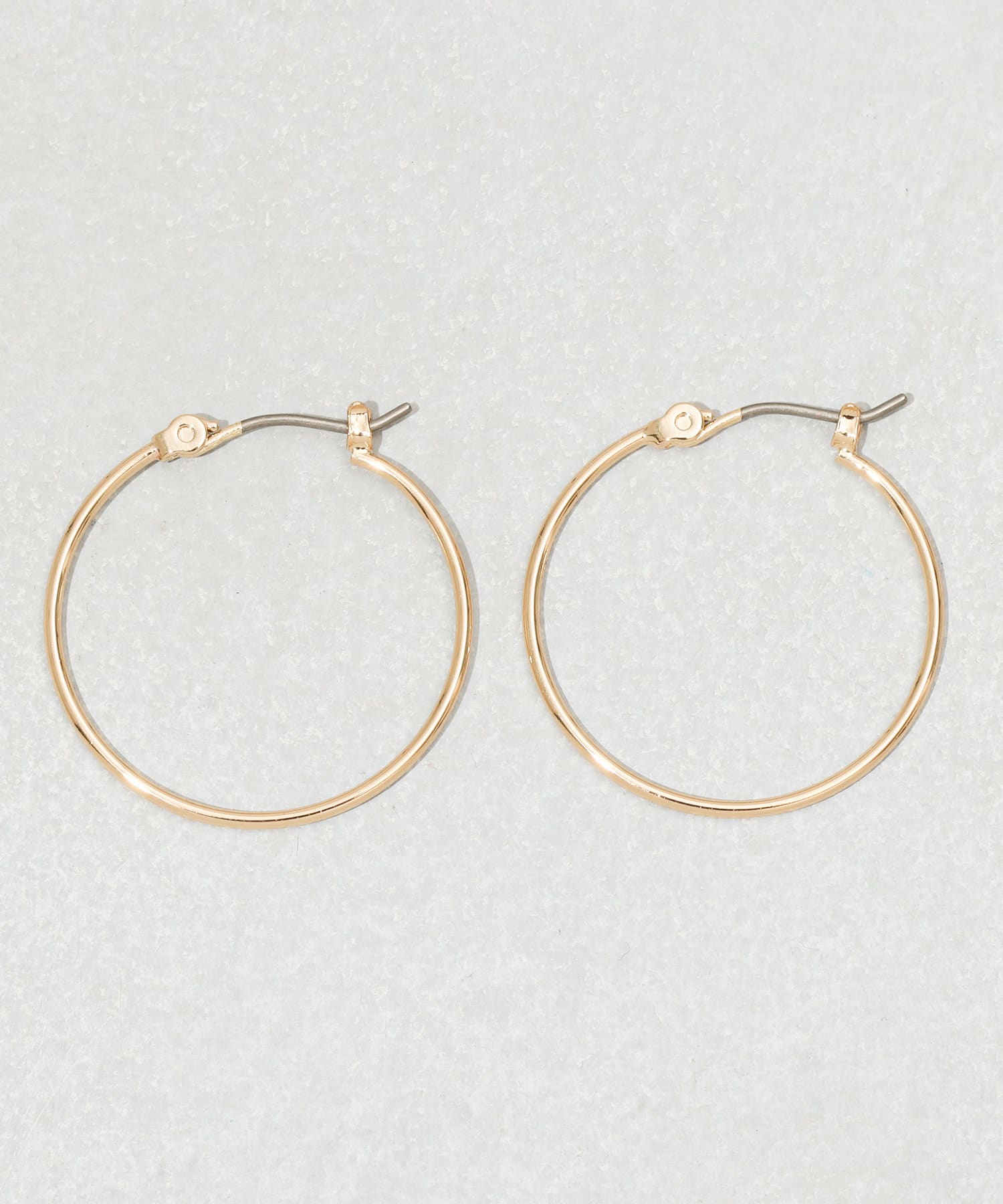 3COINS(スリーコインズ) メタルラインフープワンタッチピアス