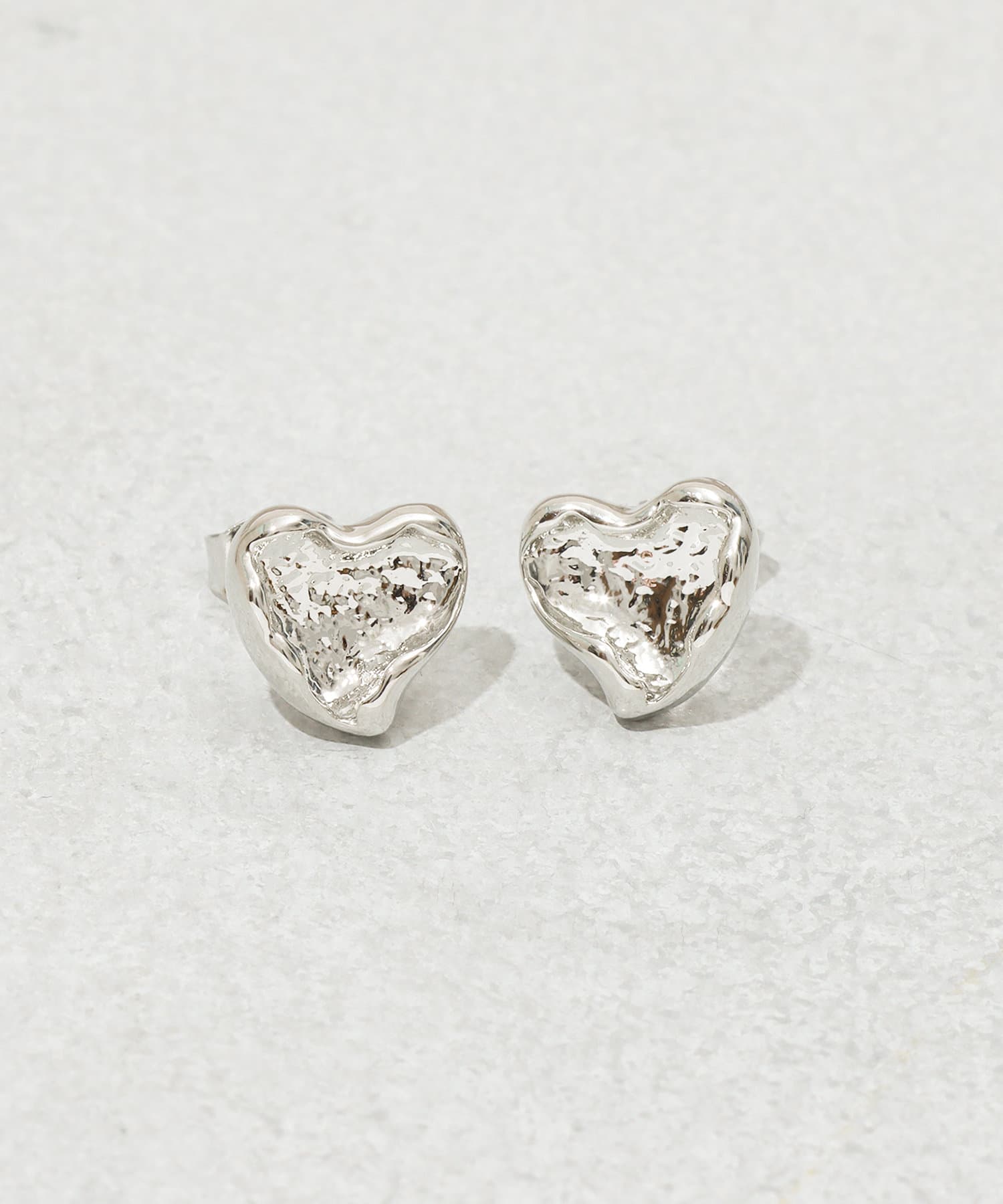 3COINS(スリーコインズ) メタルハートピアス