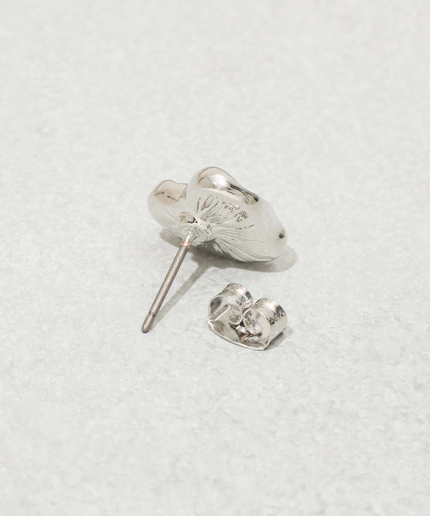 3COINS(スリーコインズ) メタルハートピアス