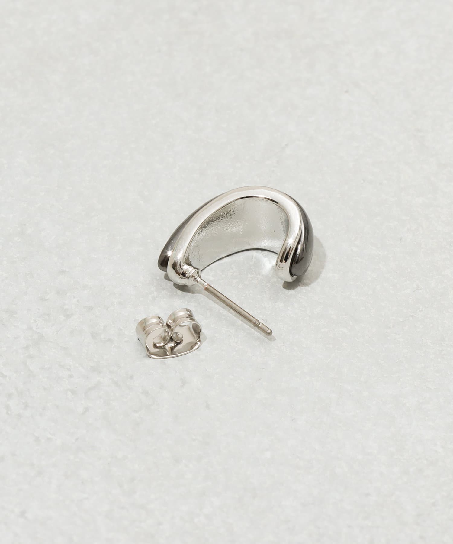 3COINS(スリーコインズ) メタルカーブピアス