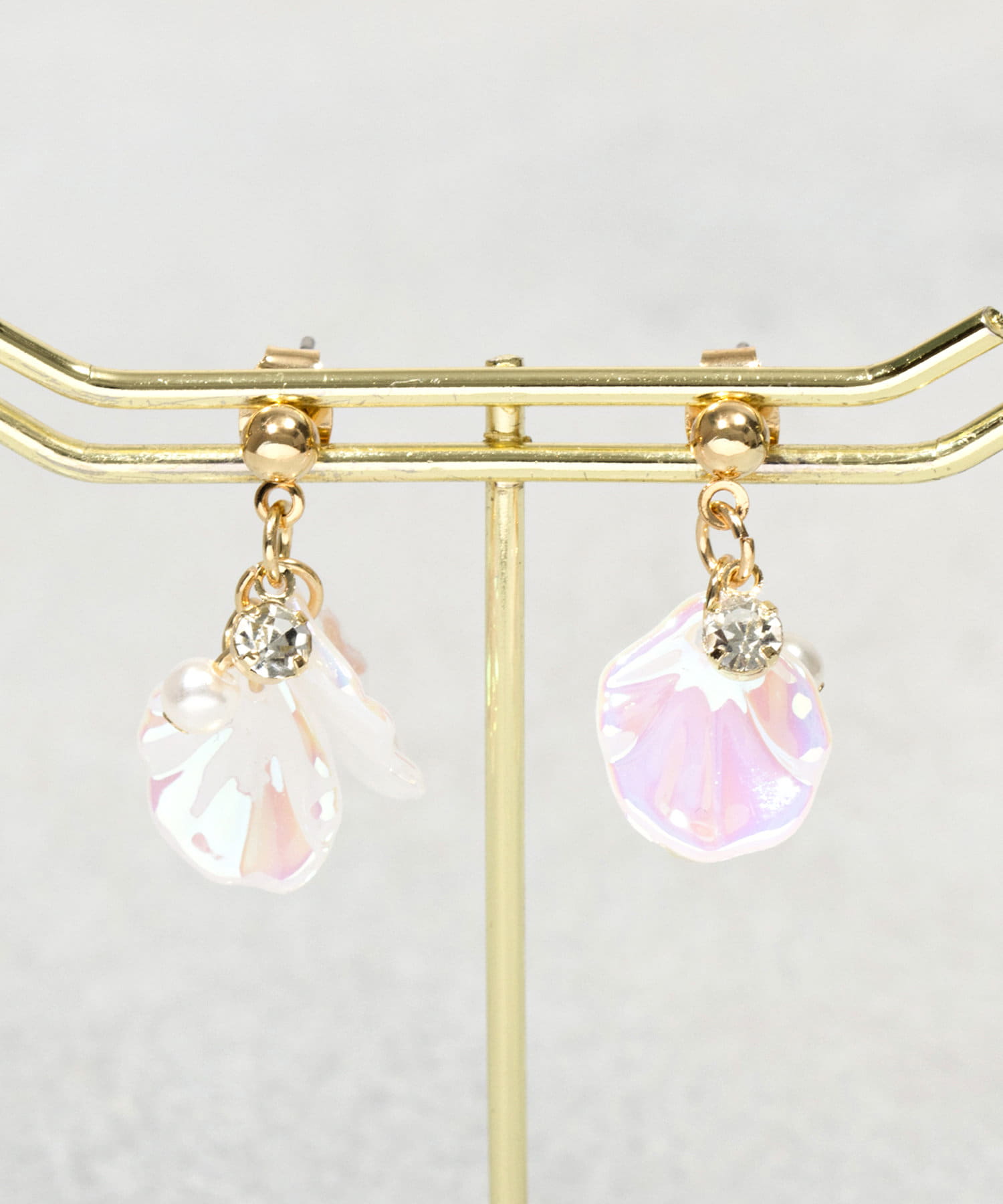3COINS(スリーコインズ) オーロラ花びらピアス