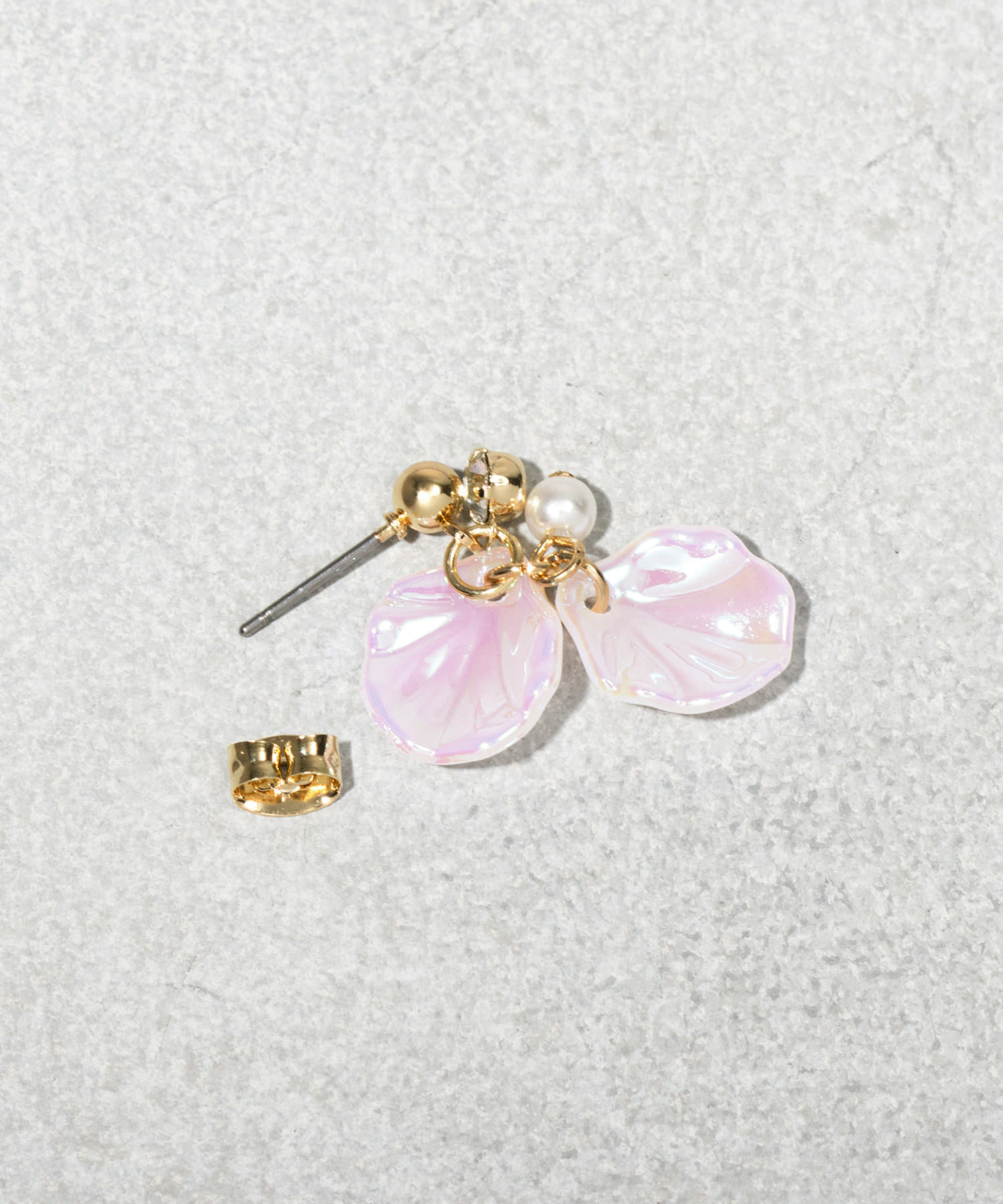 3COINS(スリーコインズ) オーロラ花びらピアス