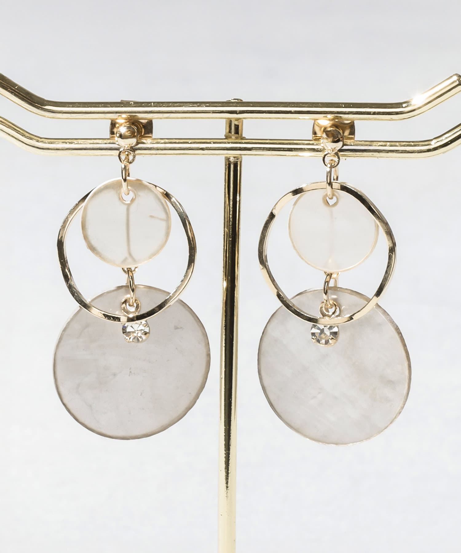 3COINS(スリーコインズ) カラーシェルラウンドピアス