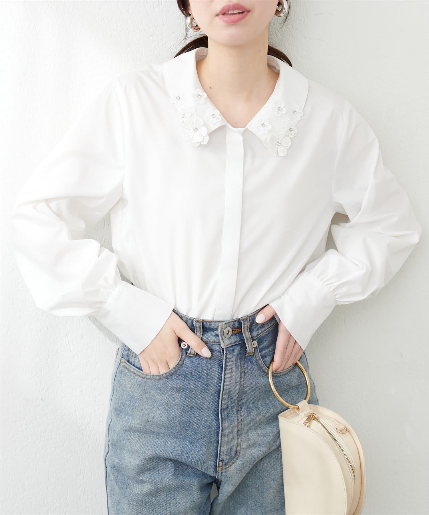 NICE CLAUP / OLIVE des OLIVE OUTLET(ナイスクラップ  / オリーブ デ オリーブ アウトレット) 【natural couture】お花モチーフ衿ブラウス