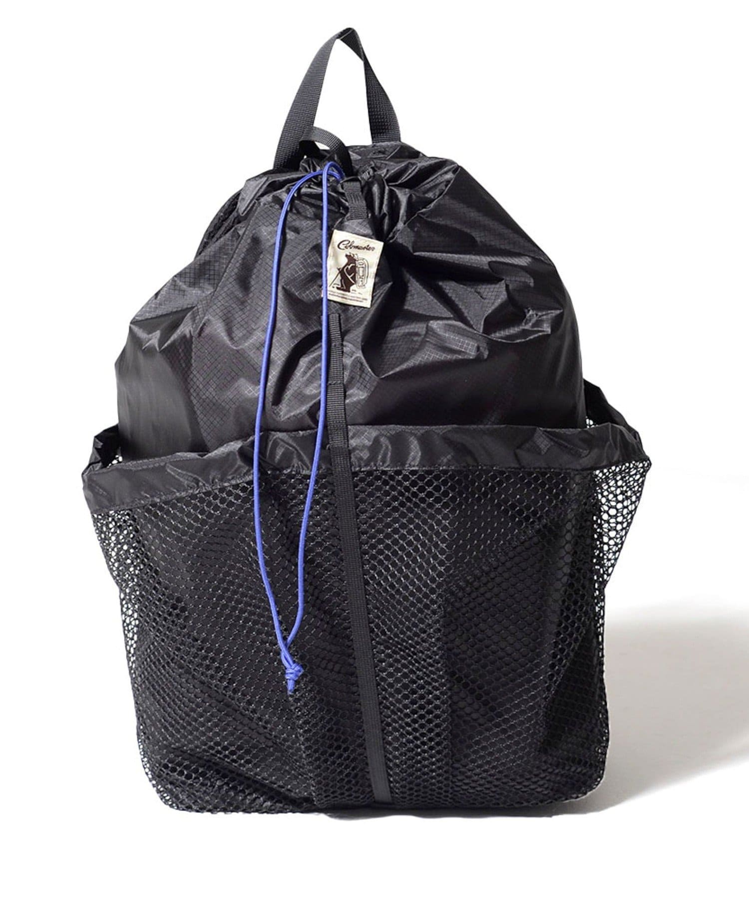 新しくデビューした、HUMMING PACK(22L)。CORDURAのシルナイロン生地を使用。軽さ・強度・撥水性を備えた重さ220gの軽量デイパックです。メッシュのアウトポケットはすぐ取り出したいも