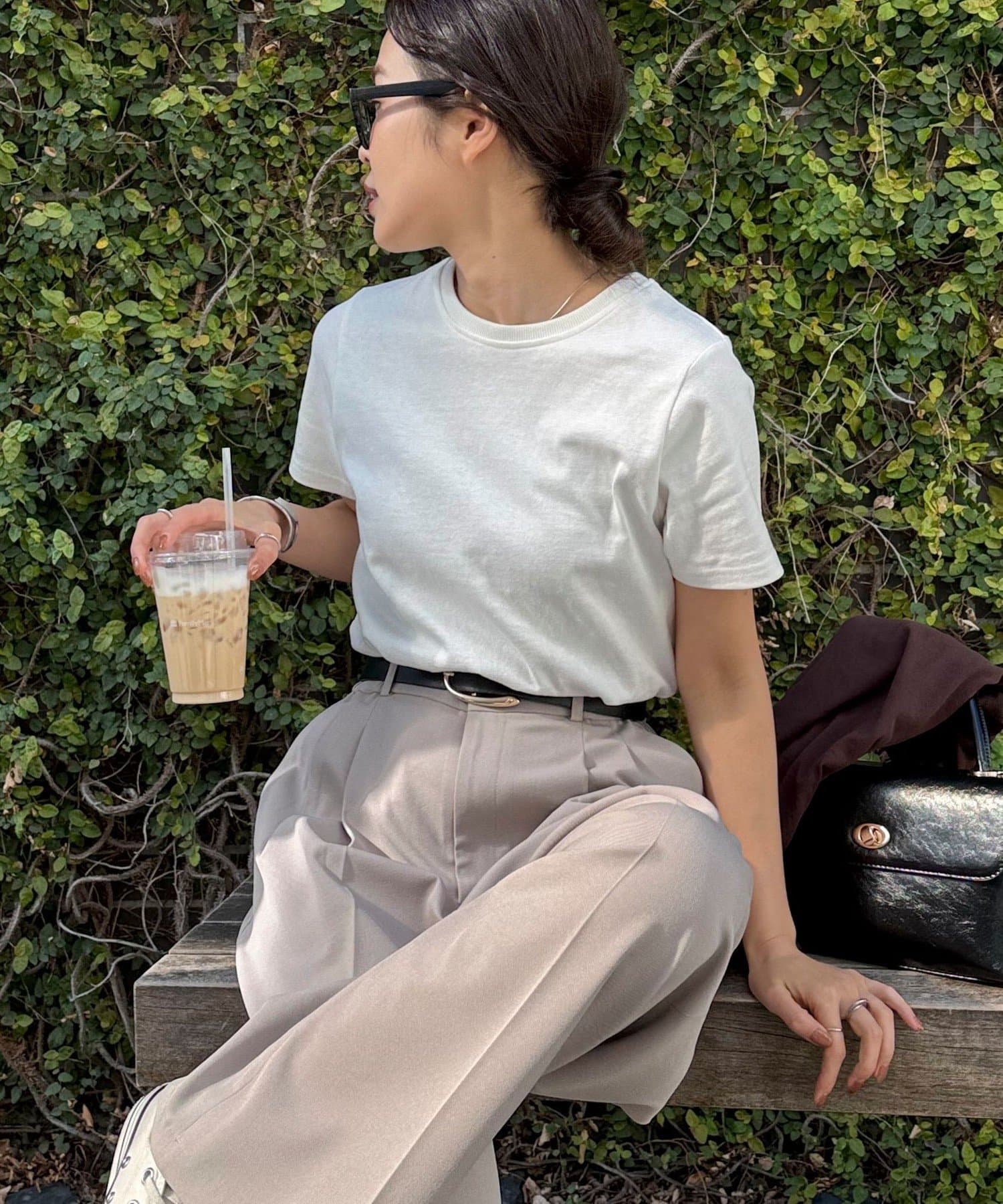 ◇fredy emue◇【2025 SS】着回しに重宝するベーシック半袖Tシャツ●point・ベーシックな形がデイリー使いしやすい半袖シャツです・裾に施したfredyオリジナルのパッチがさりげないワン