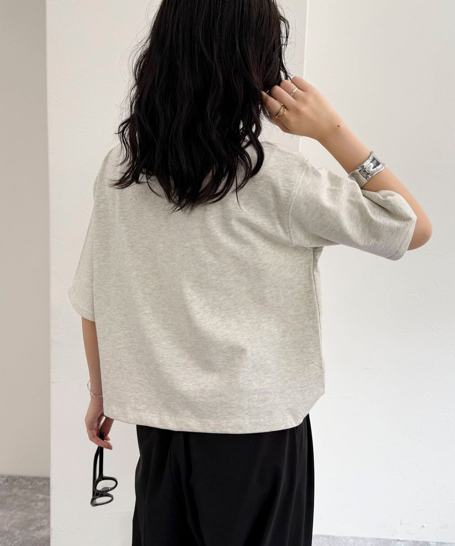 FREDY & GLOSTER(フレディ アンド グロスター) ベーシッククロップド丈Tシャツ