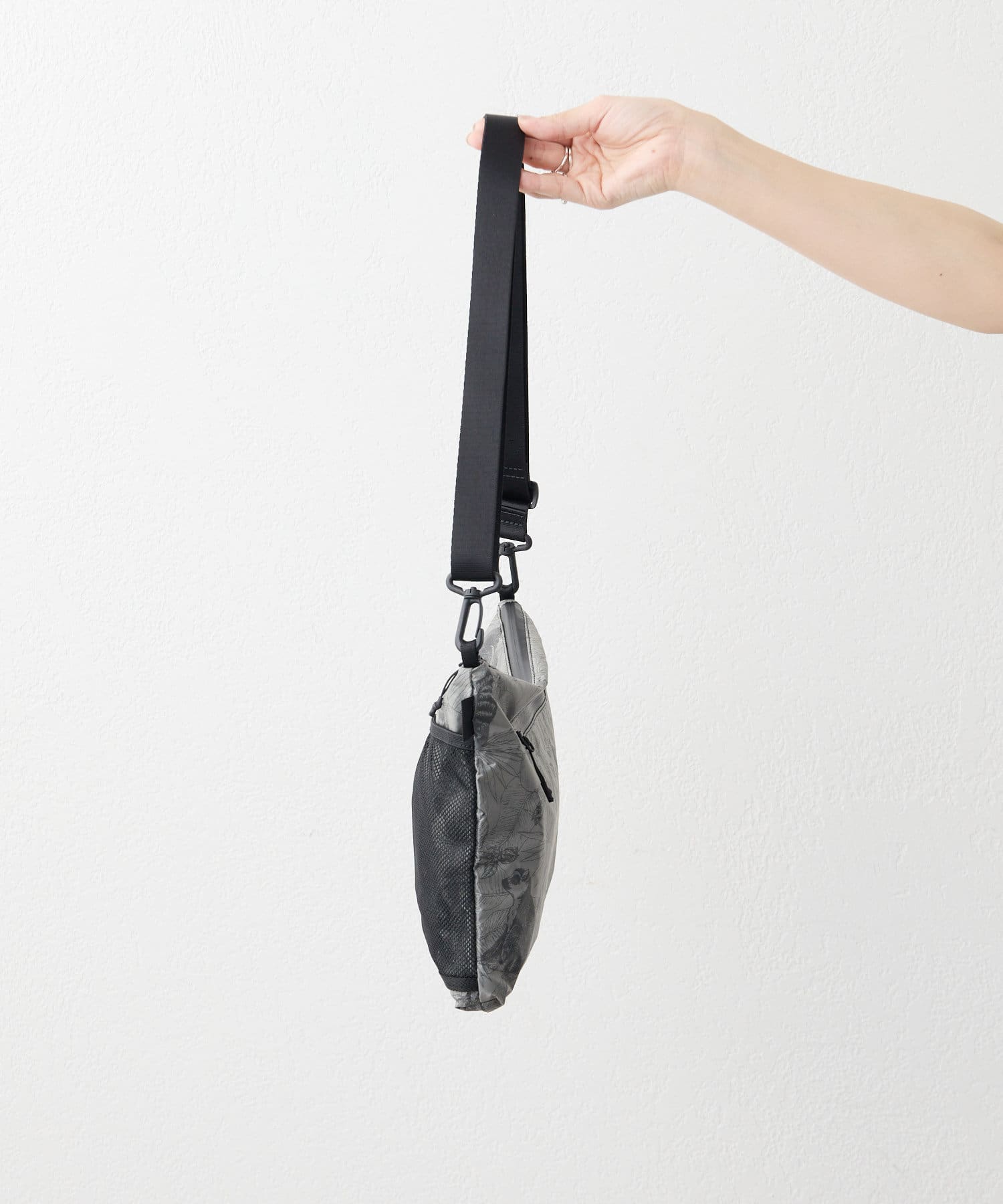BURLAP OUTFITTER × ear 撥水 フォックス ショルダーバッグ BURLAP OUTFITTER×ear】撥水フォックス柄ショルダーバッグ | ear