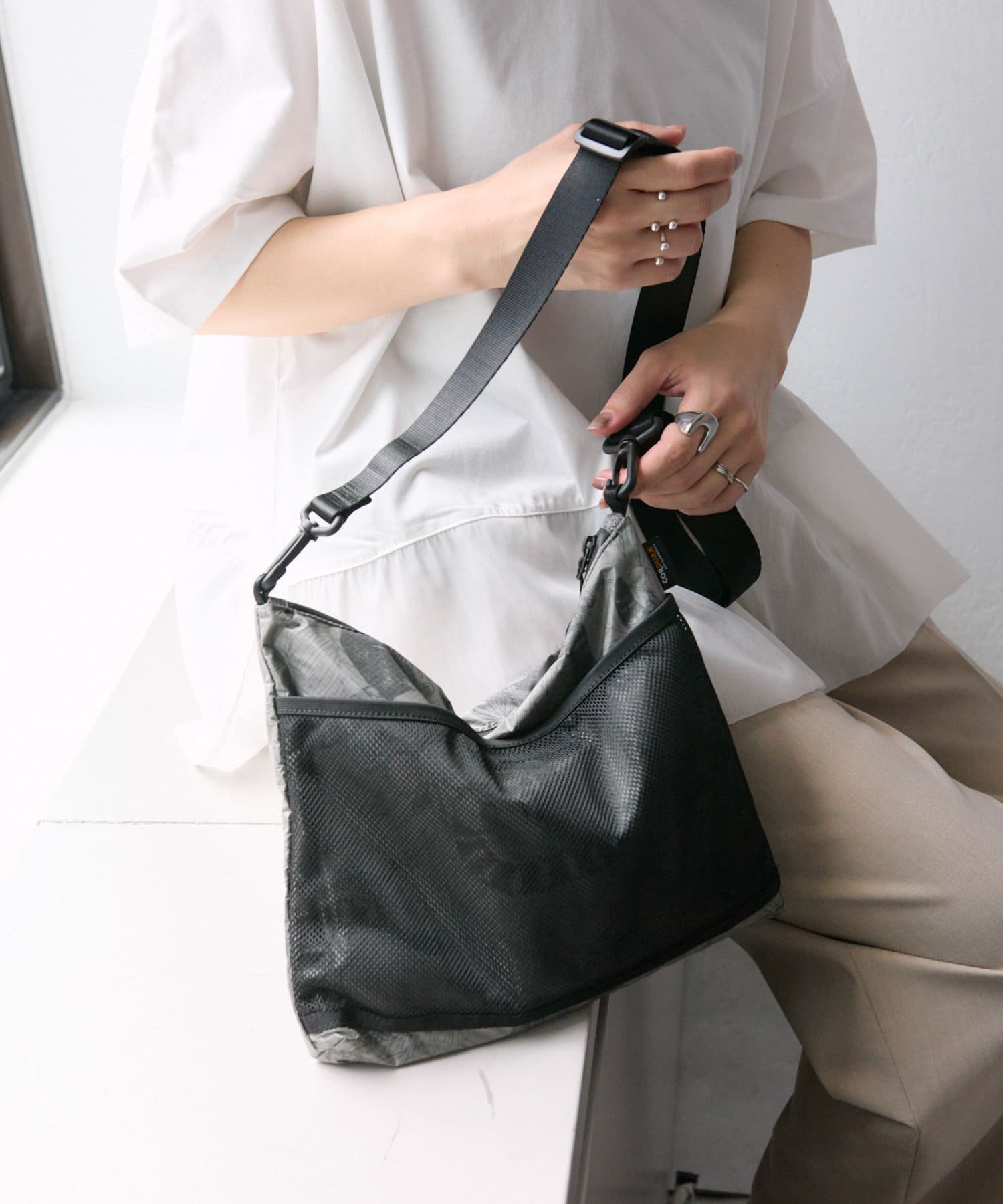 ear PAPILLONNER(イア パピヨネ) 【BURLAP OUTFITTER×sampo×ear】ワオキツネザル柄ショルダーバッグ