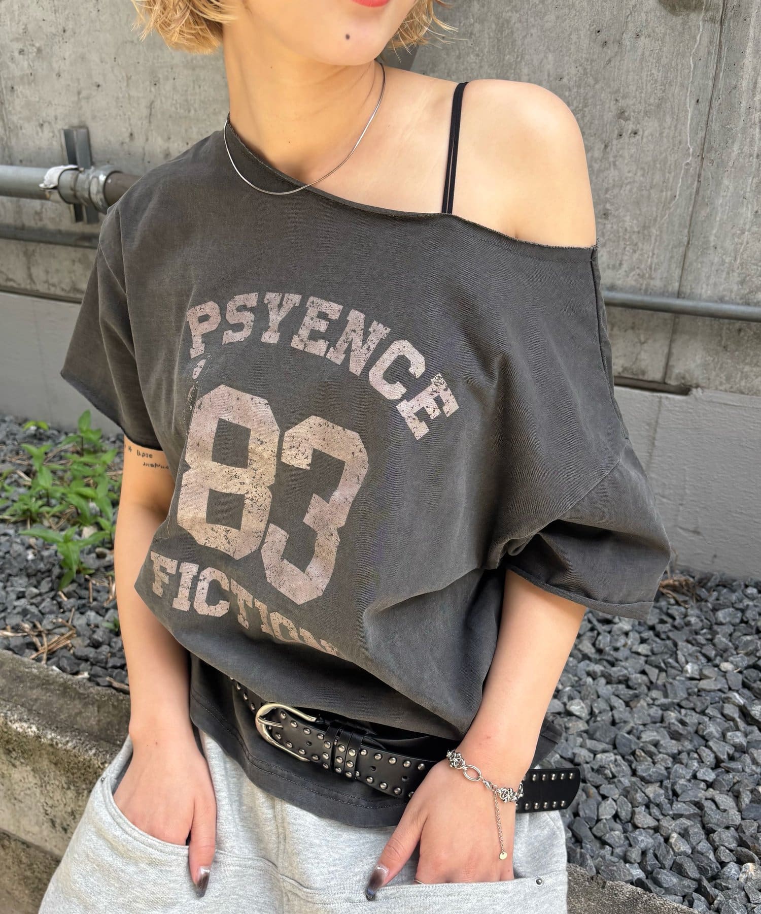 予約】エリオットオフショルTEE | WHO'S WHO gallery(フーズフー