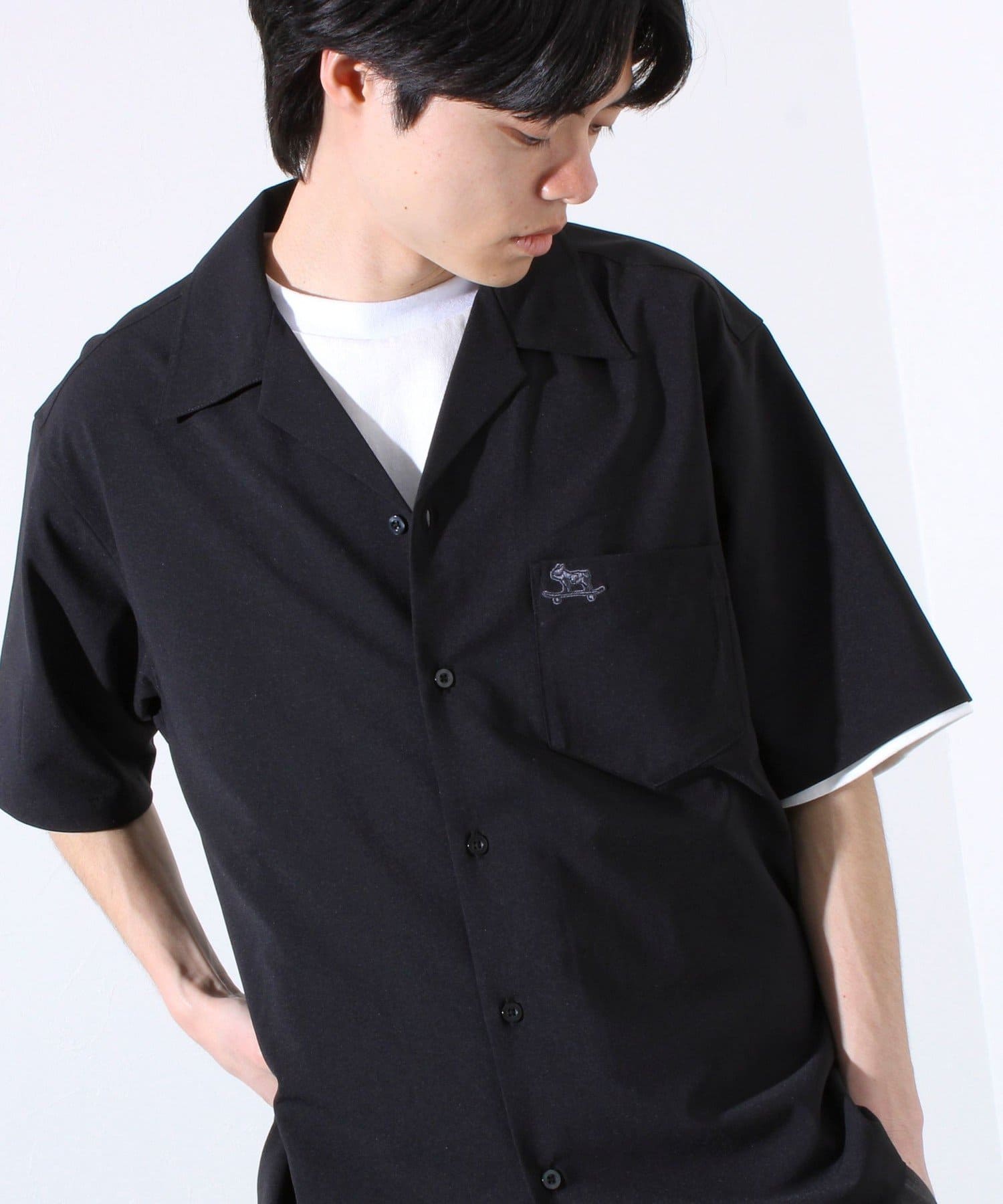 ■その人気から定番シリーズと化したフレンチブルドックロゴ刺繍シリーズ！夏に活躍間違いなしのクールマックス素材を使用したオープンカラーシャツが登場です。COOLMAX素材を採用することにより吸湿・速乾性