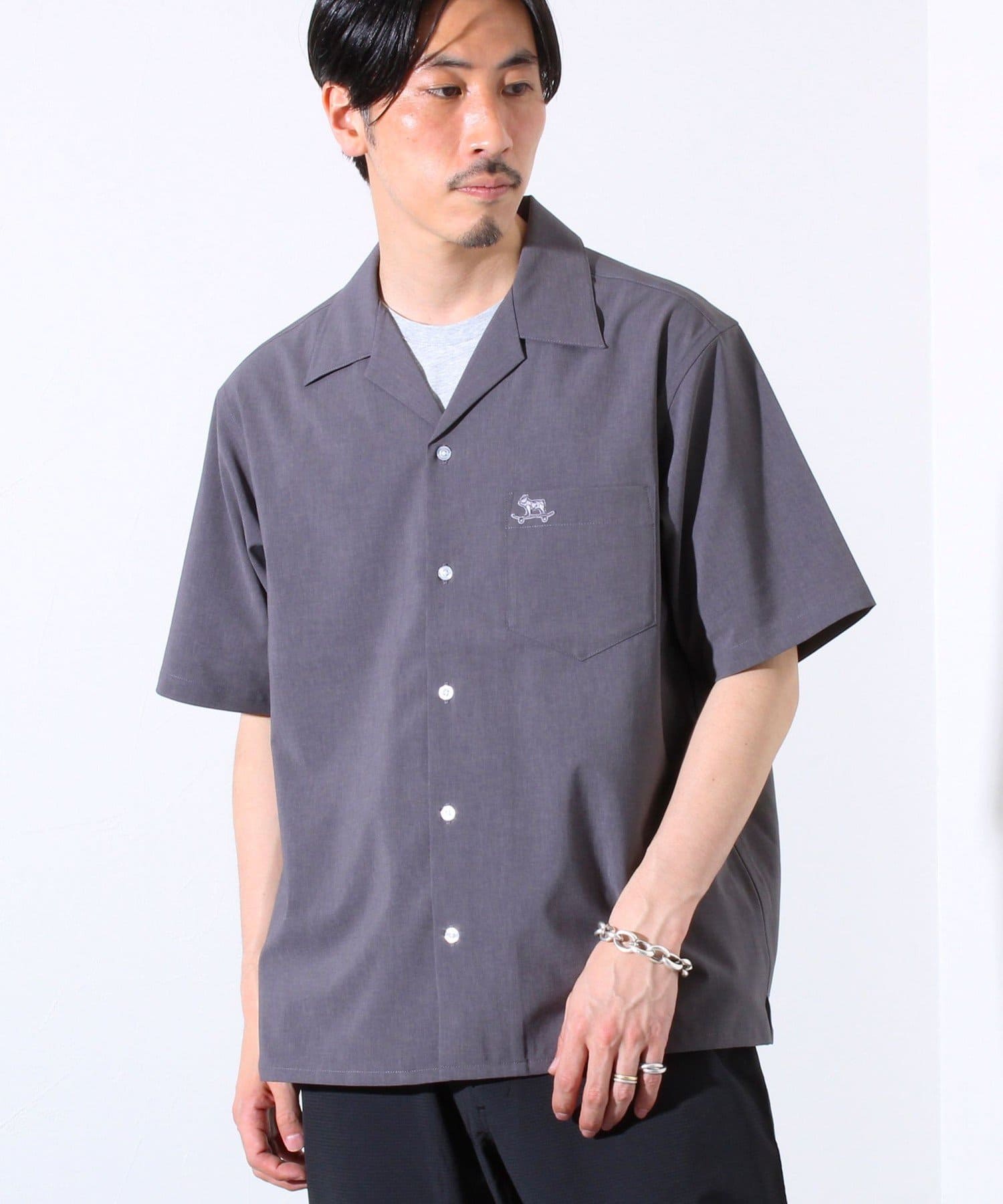 ■その人気から定番シリーズと化したフレンチブルドックロゴ刺繍シリーズ！夏に活躍間違いなしのクールマックス素材を使用したオープンカラーシャツが登場です。COOLMAX素材を採用することにより吸湿・速乾性