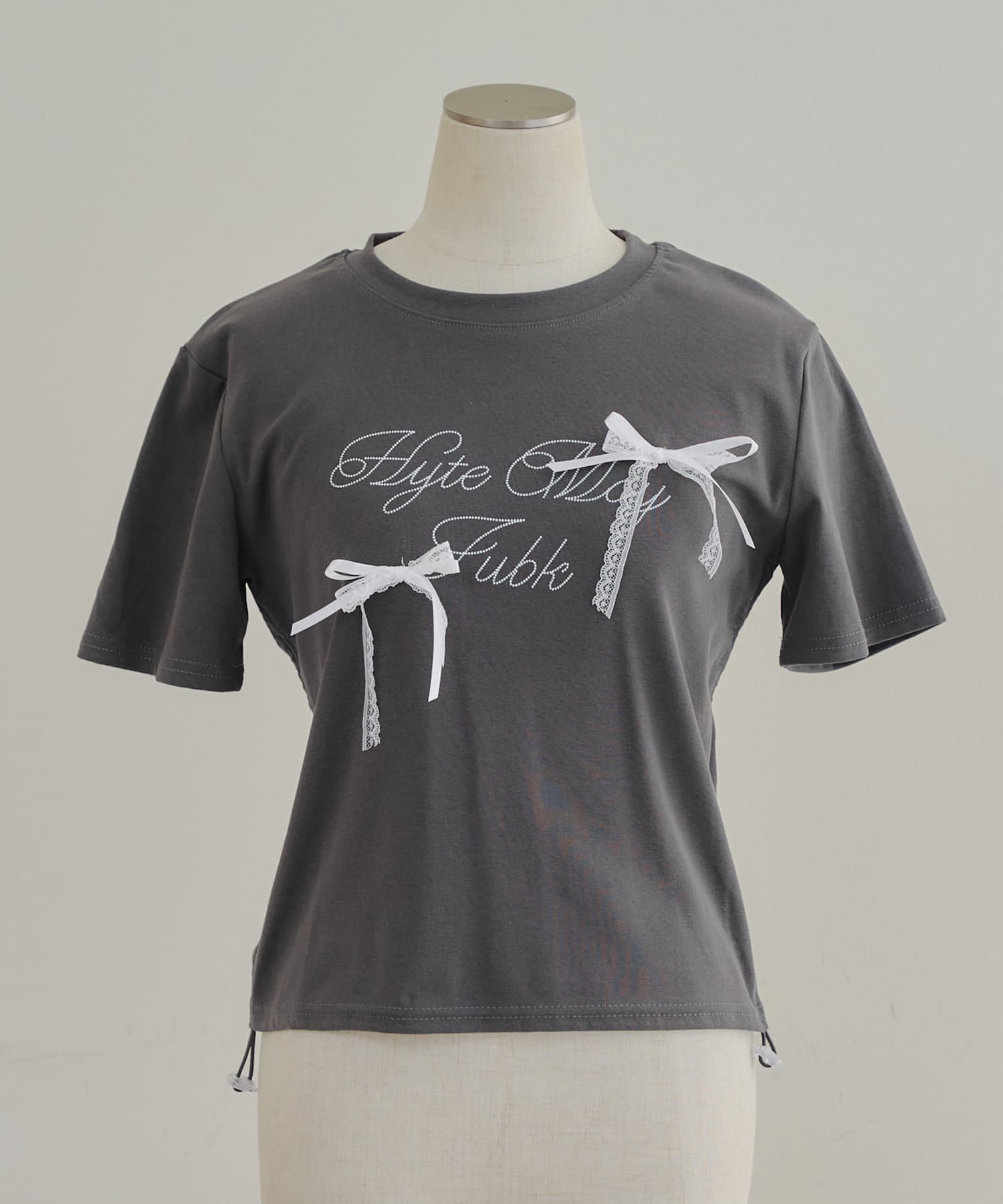 Remind me and forever(リマインドミーアンドフォーエバー) 裾ドロストサテンリボンTシャツ