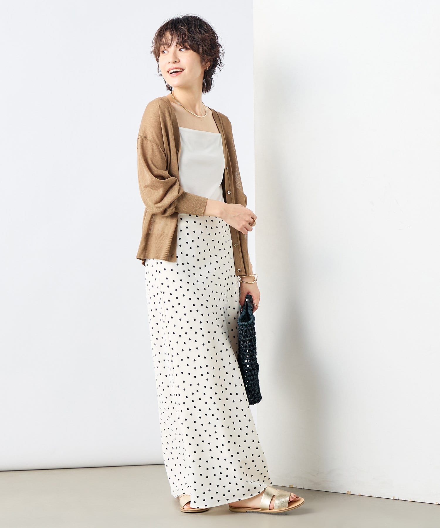 ノーリーズのベージュ Vネック 長袖ポリエステルカーデガン trim_ofnls_item9c0a70d03b9011f