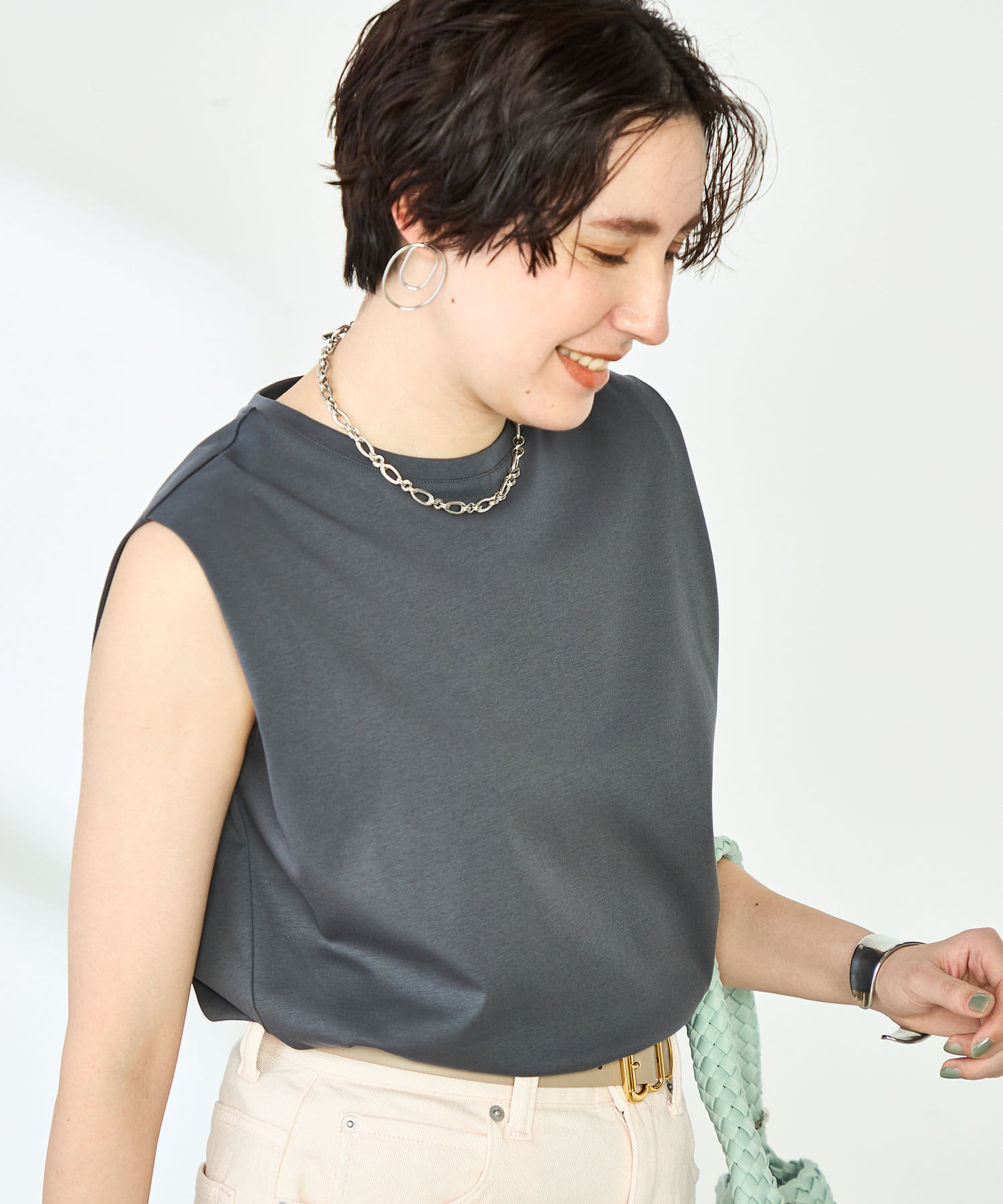 ◇25SS◇NOLLEY'S◆Point・夏を快適に過ごせる高機能素材のノースリーブカットソー・「LA＋」という素材を使用し、形状安定/防縮/防シワ/汗染み防止という高機能をポリエステルを混