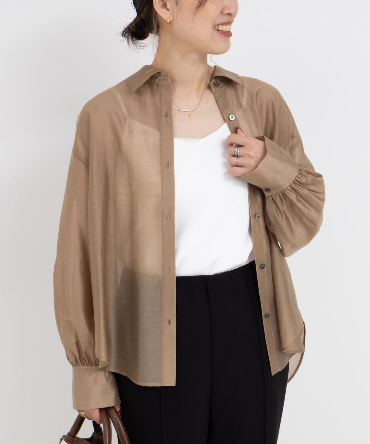 ◇25SS◇NOLLEY'S◆Point・艶感のあるシアー素材で作ったベーシックシャツ・程よくゆったりとしたサイズ感・肌離れも良く、テンセルが持つ接触冷感効果で蒸し暑さを軽減・袖口下に平ゴム