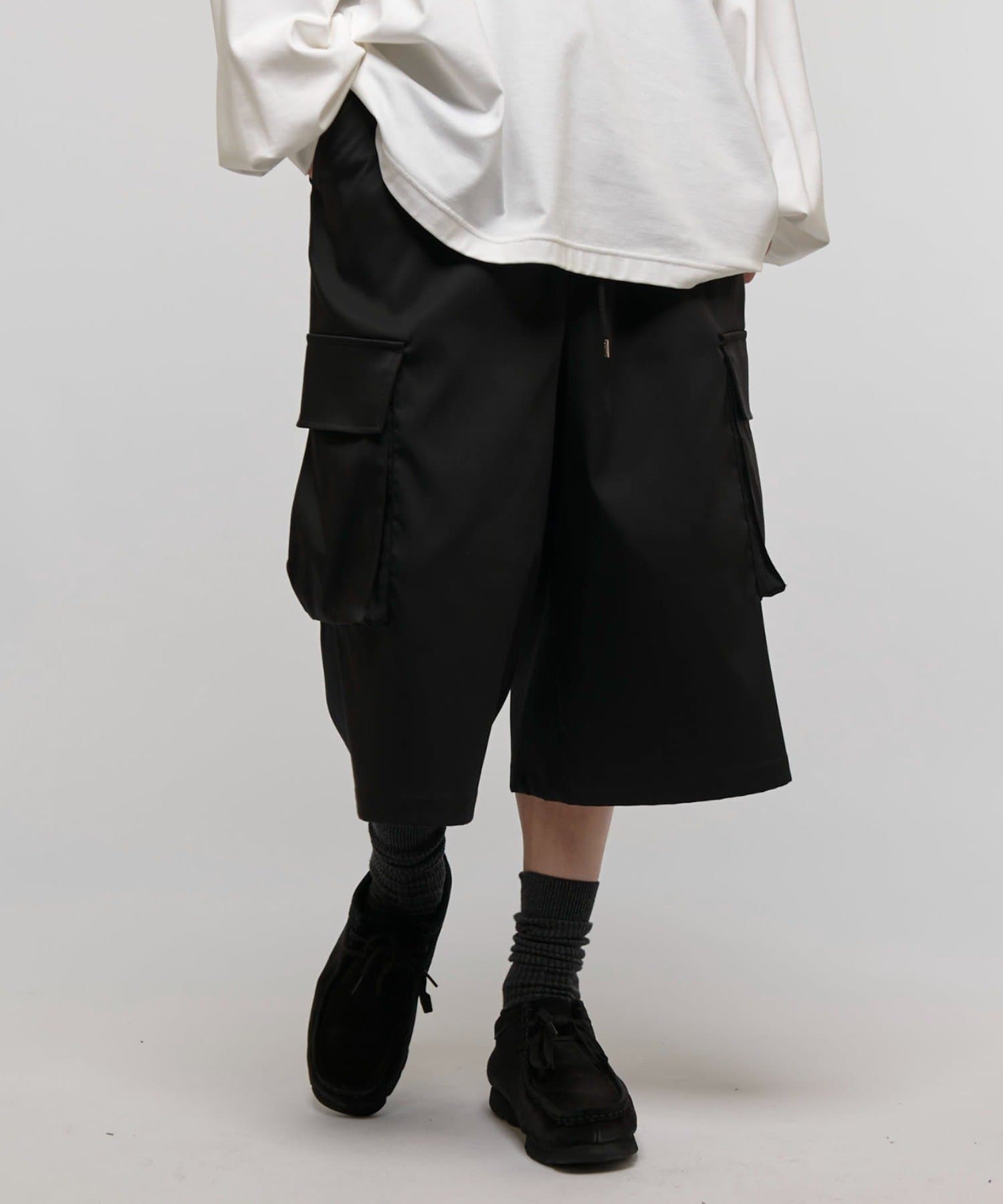 未使用 LOEWE 現行 カーゴショートパンツ 牛革ロゴパッチ グレー 34 レザーカーゴショーツ / Leather Cargo Shorts（カーゴパンツ