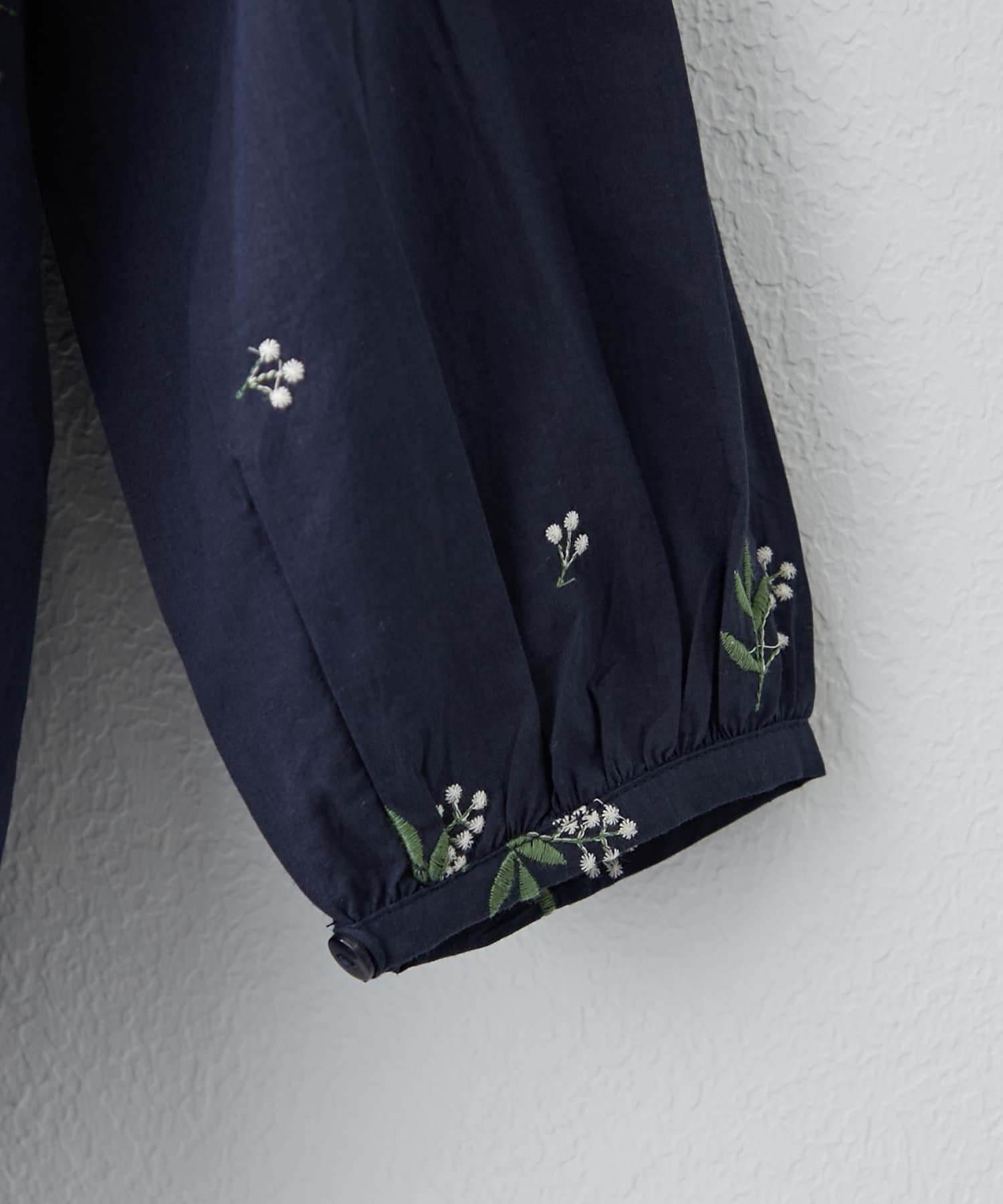 Remind me and forever(リマインドミーアンドフォーエバー) 【インド綿100%】小花柄刺繍ブラウス