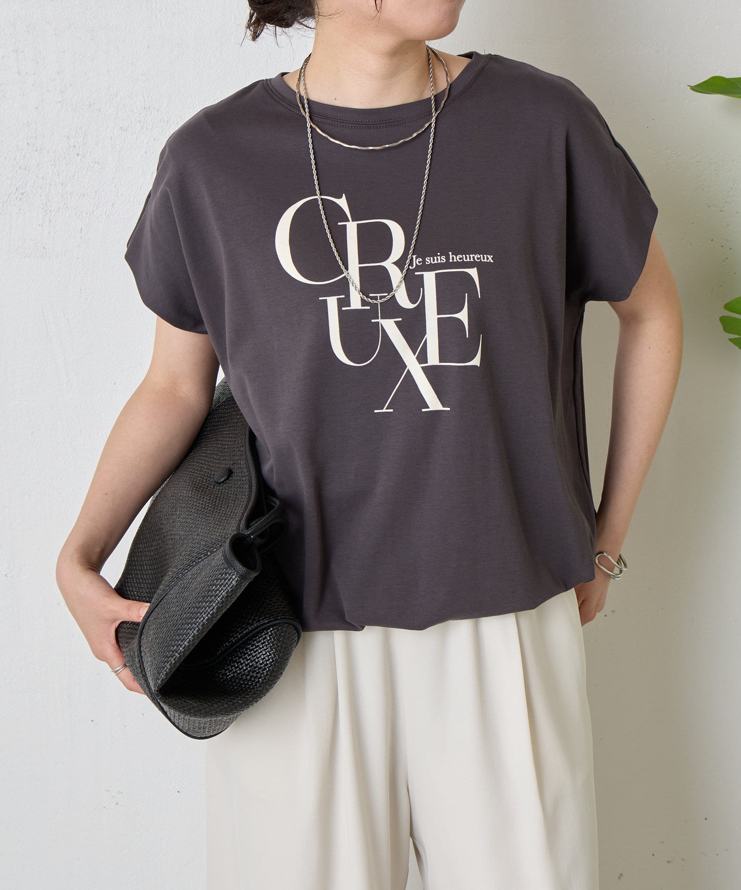 Jena　espace merveilleux(ジェナ　エスパスメルヴェイユ) 【大人のロゴT】ドロスト付ロゴカットソー