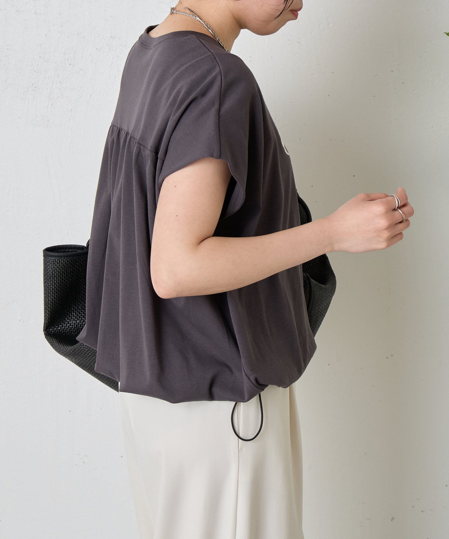 Jena　espace merveilleux(ジェナ　エスパスメルヴェイユ) 【大人のロゴT】ドロスト付ロゴカットソー