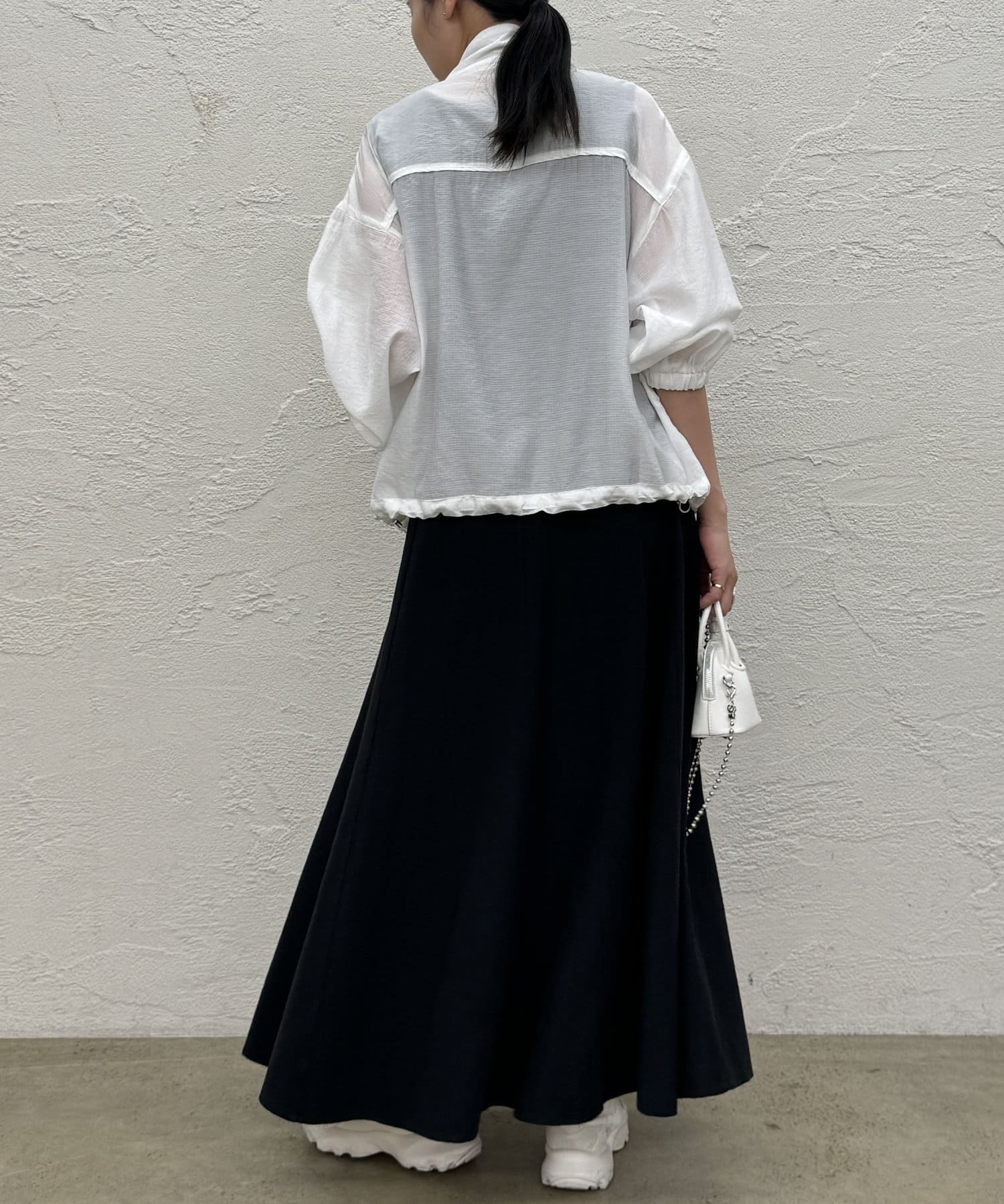 LOUNGEDRESS（ラウンジドレス）の「スタンドカラーシアー