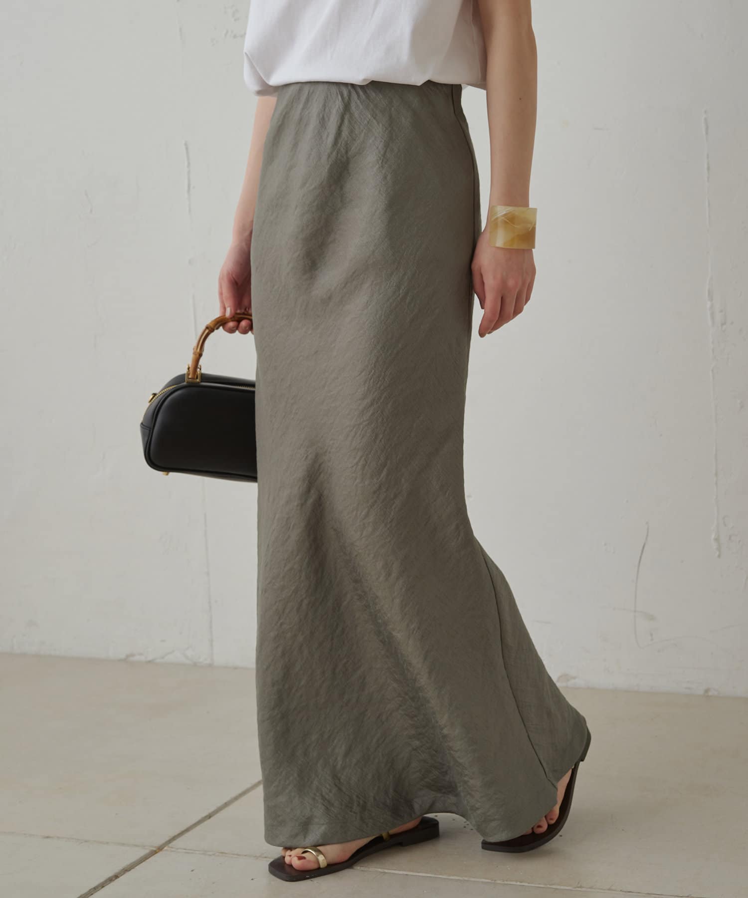 新品　ラウンジドレス　サテンナロースカート　カーキ サテンナロースカート（スカート）｜LOUNGEDRESS（ラウンジ