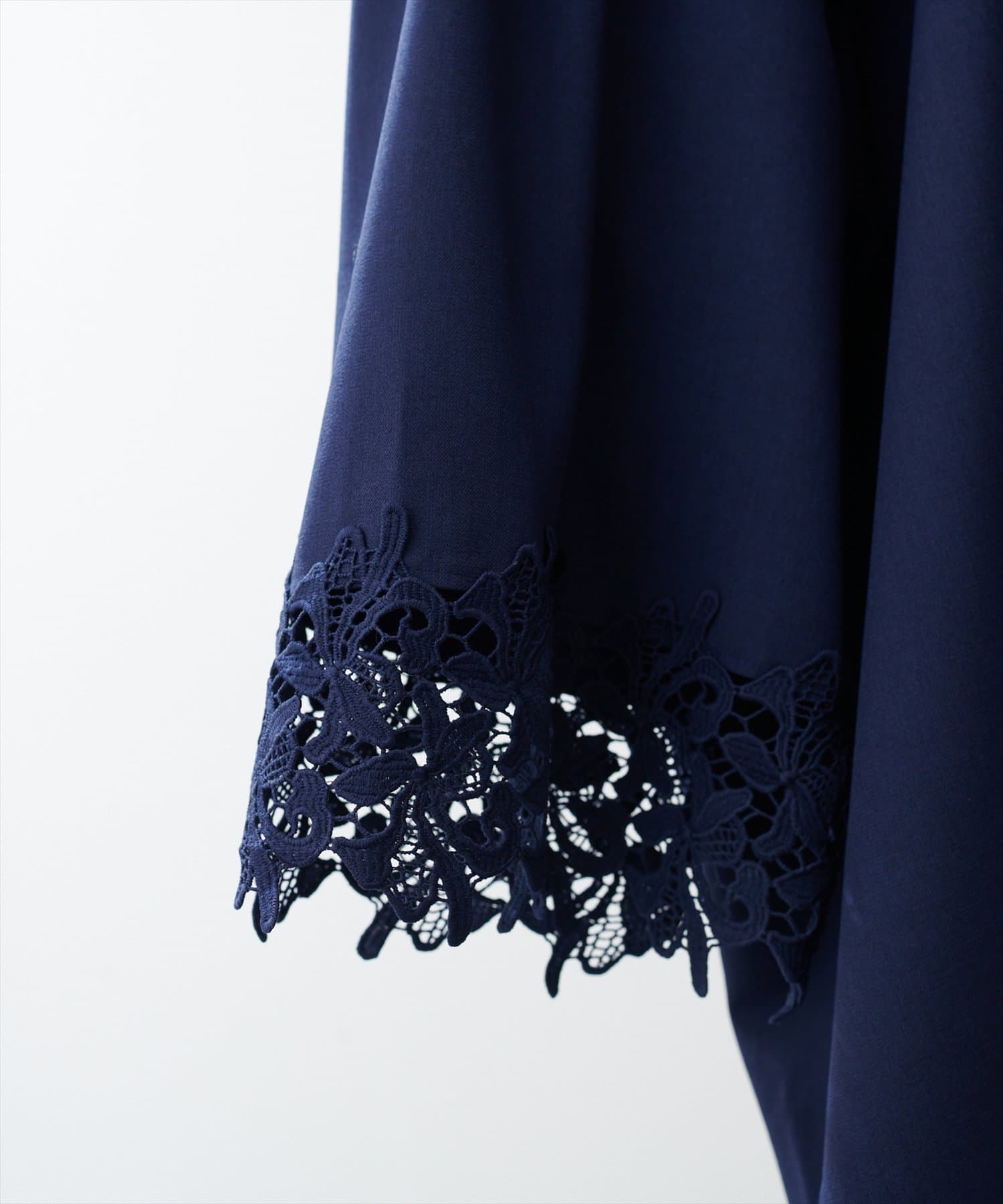 natural couture(ナチュラルクチュール) 【WEB限定】衿2WAYレースカフスブラウス