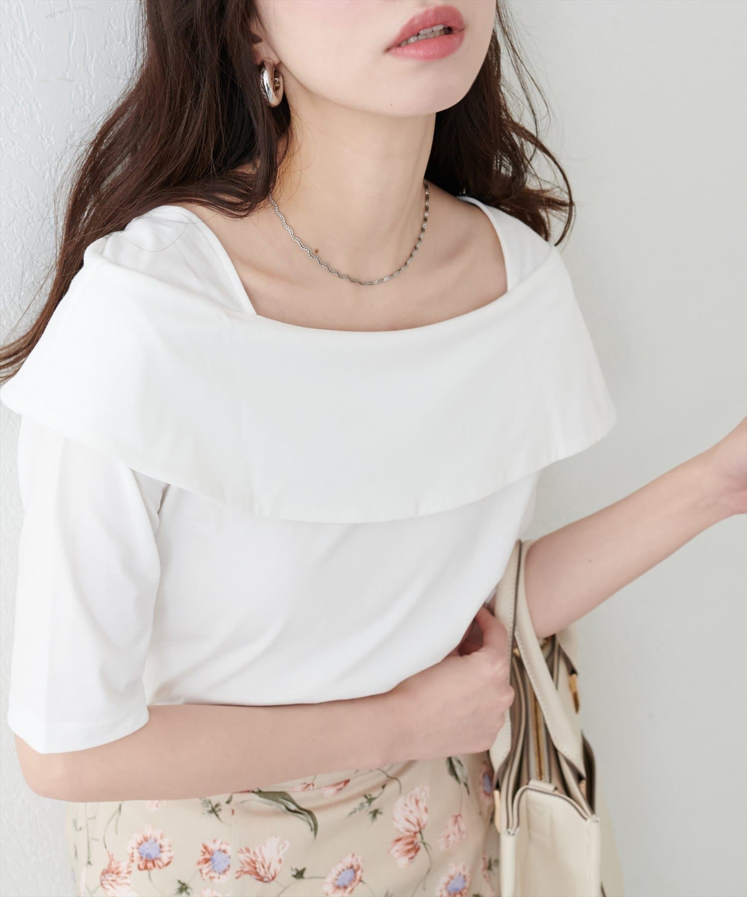 natural couture(ナチュラルクチュール) オフショルデザインカットソーTOPS