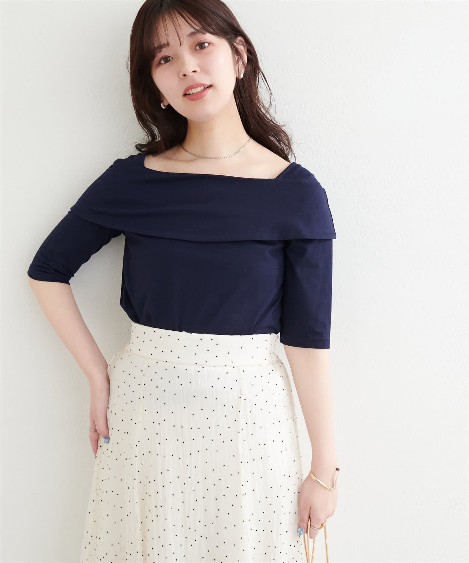 natural couture(ナチュラルクチュール) オフショルデザインカットソーTOPS
