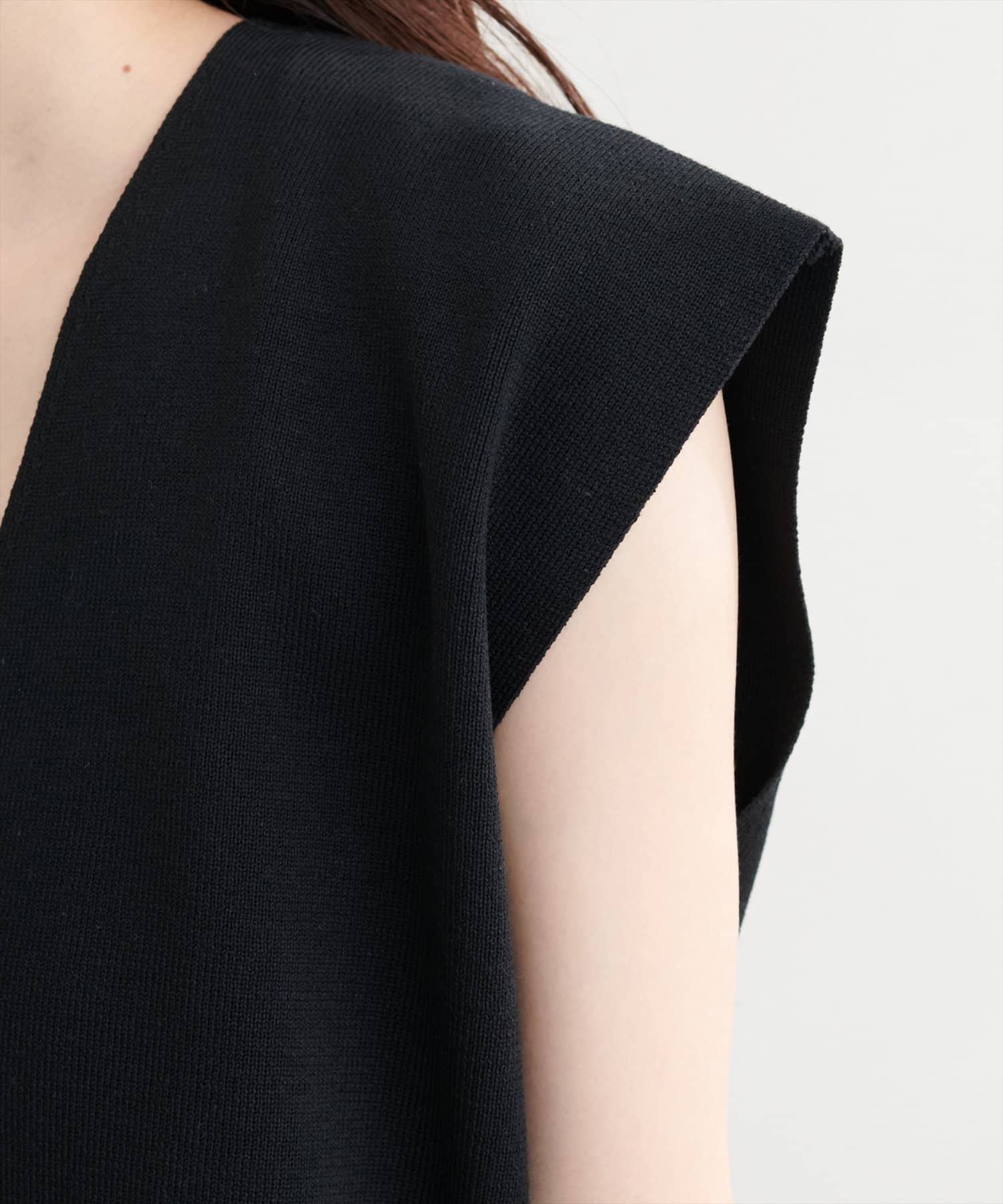 natural couture(ナチュラルクチュール) 【WEB限定】総針Vネックベスト+キャミSET
