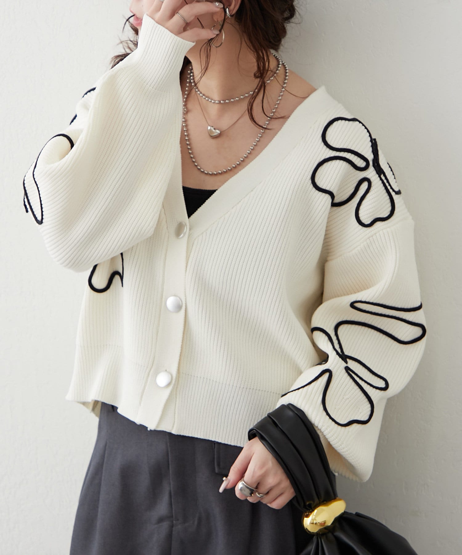 NICE CLAUP / OLIVE des OLIVE OUTLET(ナイスクラップ  / オリーブ デ オリーブ アウトレット) ラインコード刺繍ニットカーデ