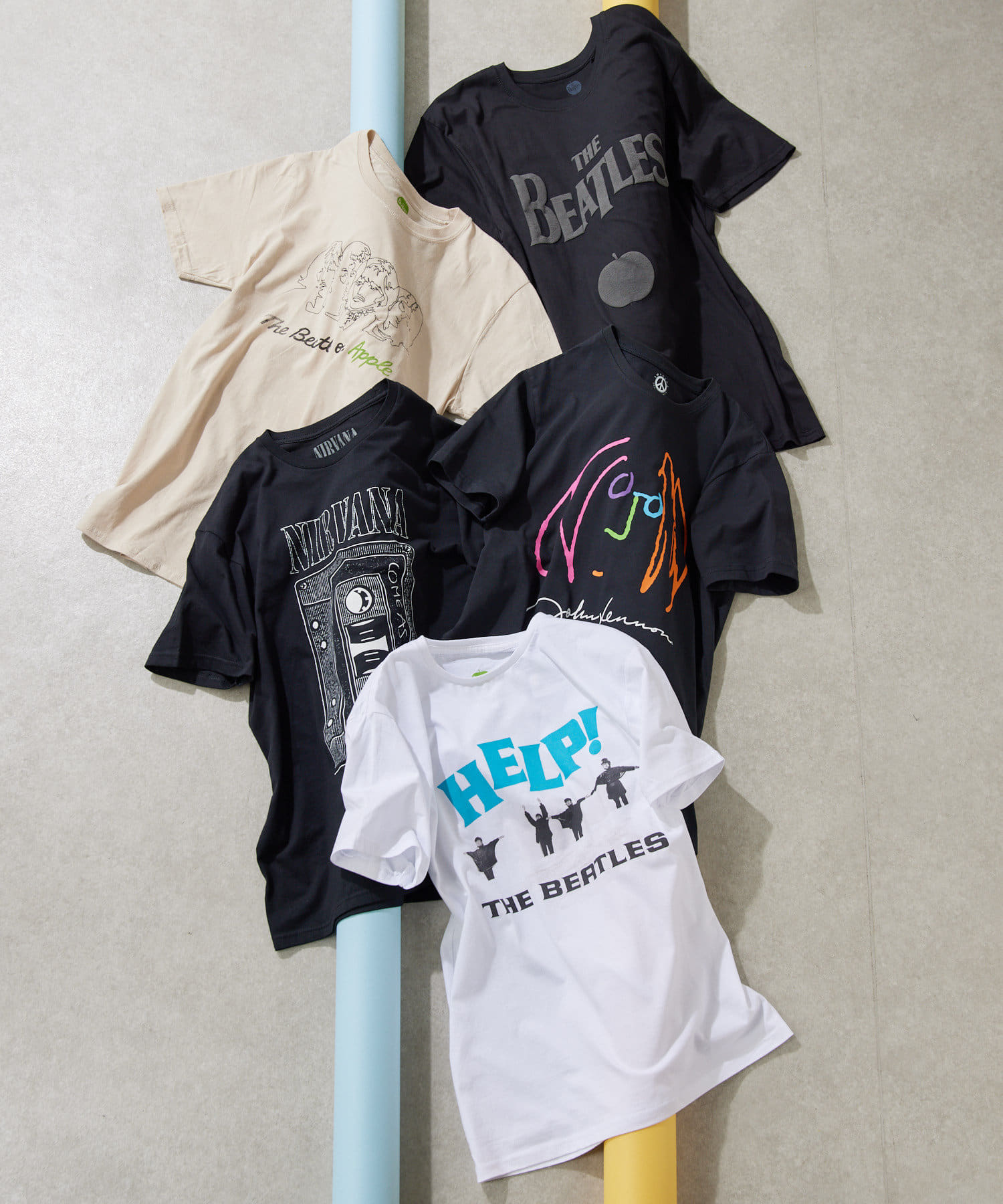 ear PAPILLONNER(イア パピヨネ) 【ROCK OFF（ロックオフ）】THE BEATLES（ビートルズ）/OUTLINE FACES ON APPLE/ロックプリントTシャツ