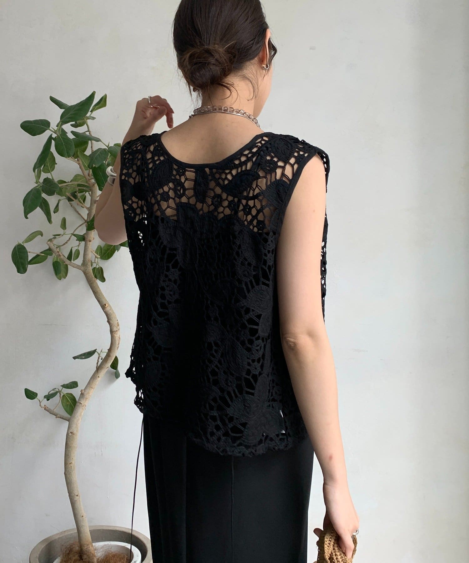 DOUDOU(ドゥドゥ) 【WEB限定】 ボタニカルレースノースリブラウス