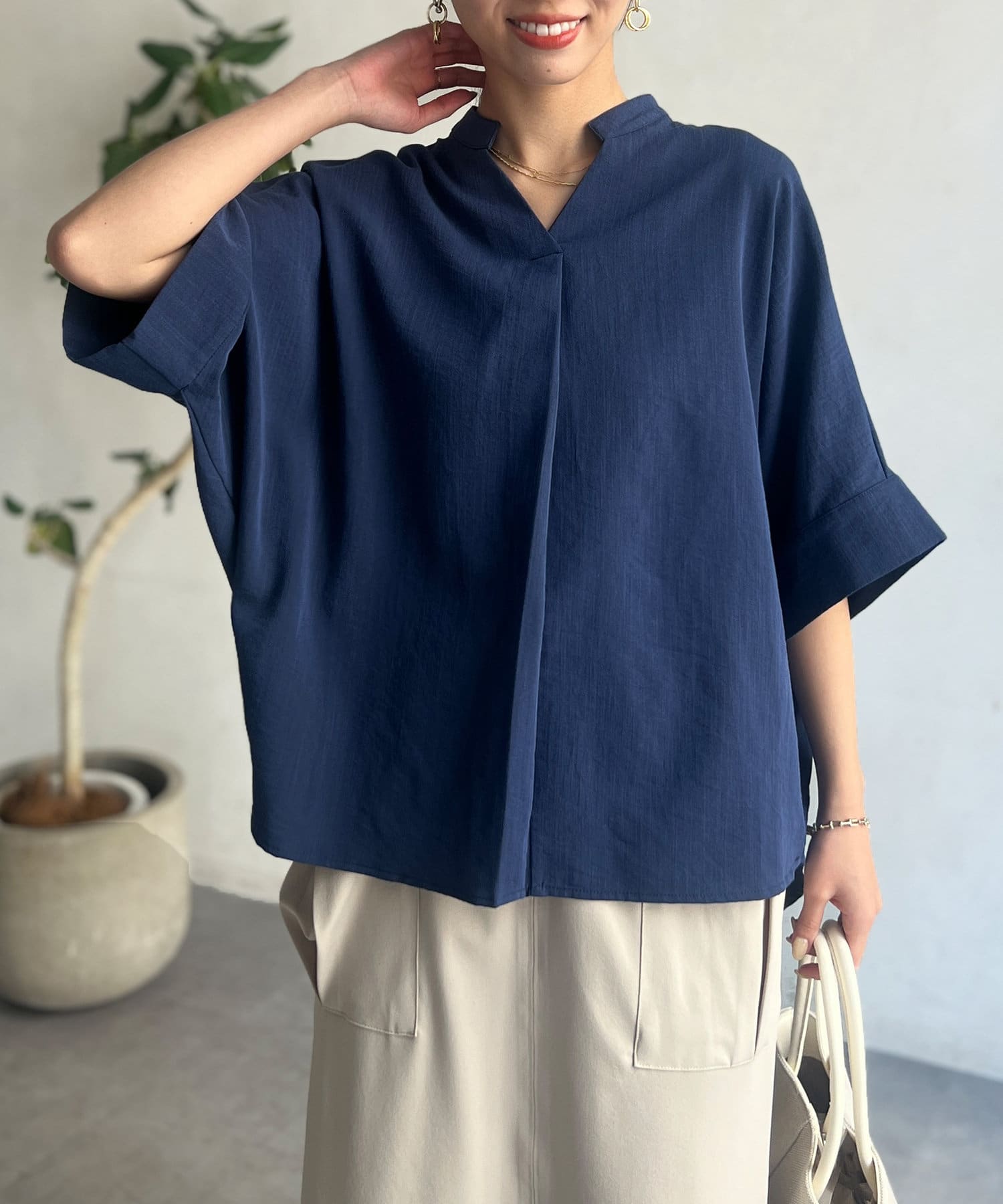 Chez toi(シェトワ) リネンタッチ袖ターンバックブラウス