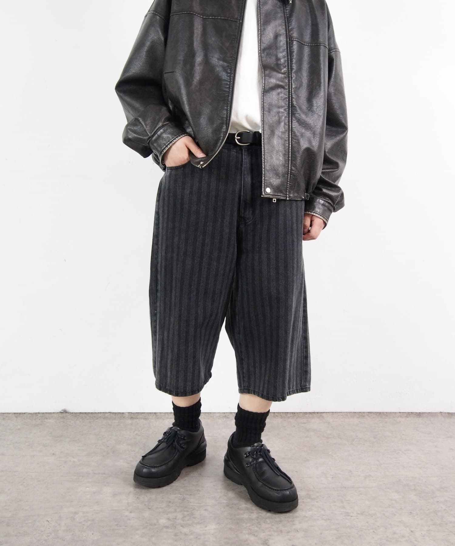 ブラックデニムショートパンツ ストライプデザイン WHO'S WHO gallery】ストライプデニムハーフパンツ | OUTLET