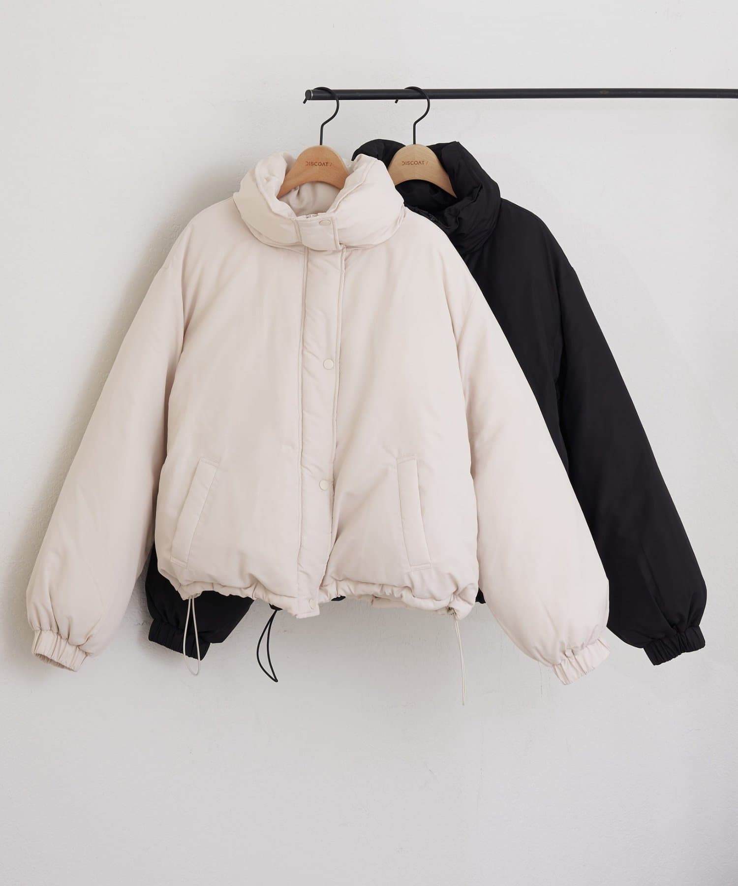 DISCOAT(ディスコート) 【万能アウター/マフラーいらず◎/WEB限定】袖ボリュームショートダウンジャケット