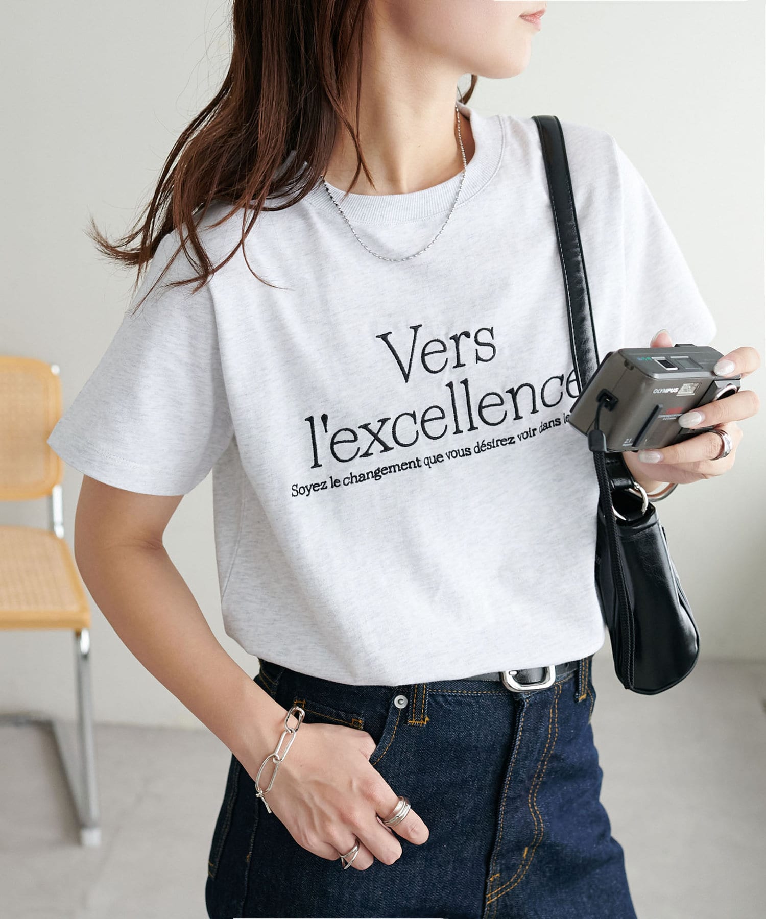 DISCOAT ONLINE LIMITED ITEM刺繍ロゴデザインで上品さのあるTシャツ●デザインシンプルながら洗練された印象を与える、刺繍ロゴTシャツ。ロゴ部分はプリントではなく立体感のある刺繍