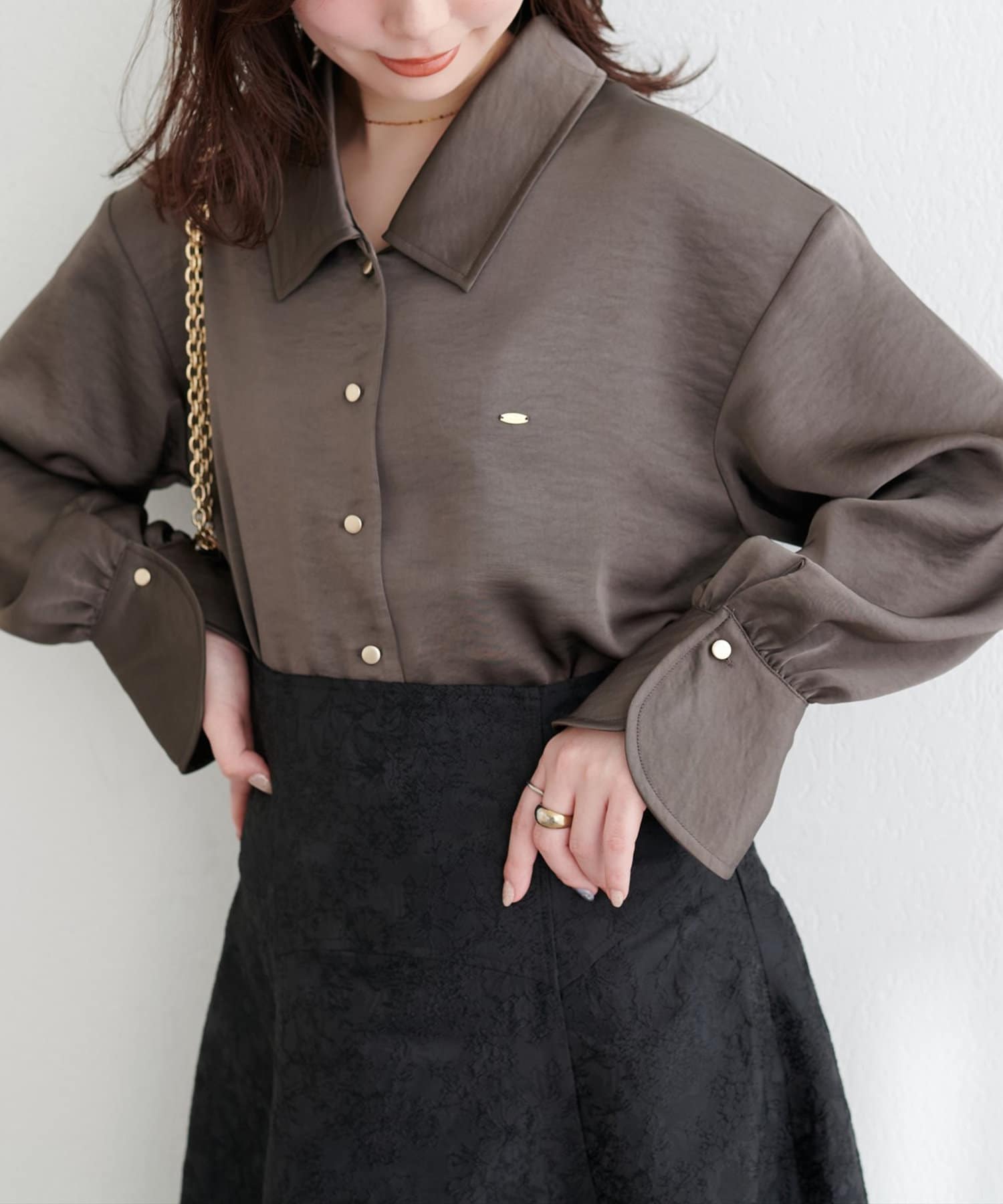 NICE CLAUP / OLIVE des OLIVE OUTLET(ナイスクラップ  / オリーブ デ オリーブ アウトレット) 【natural couture】プチメタルプレート付きブラウス