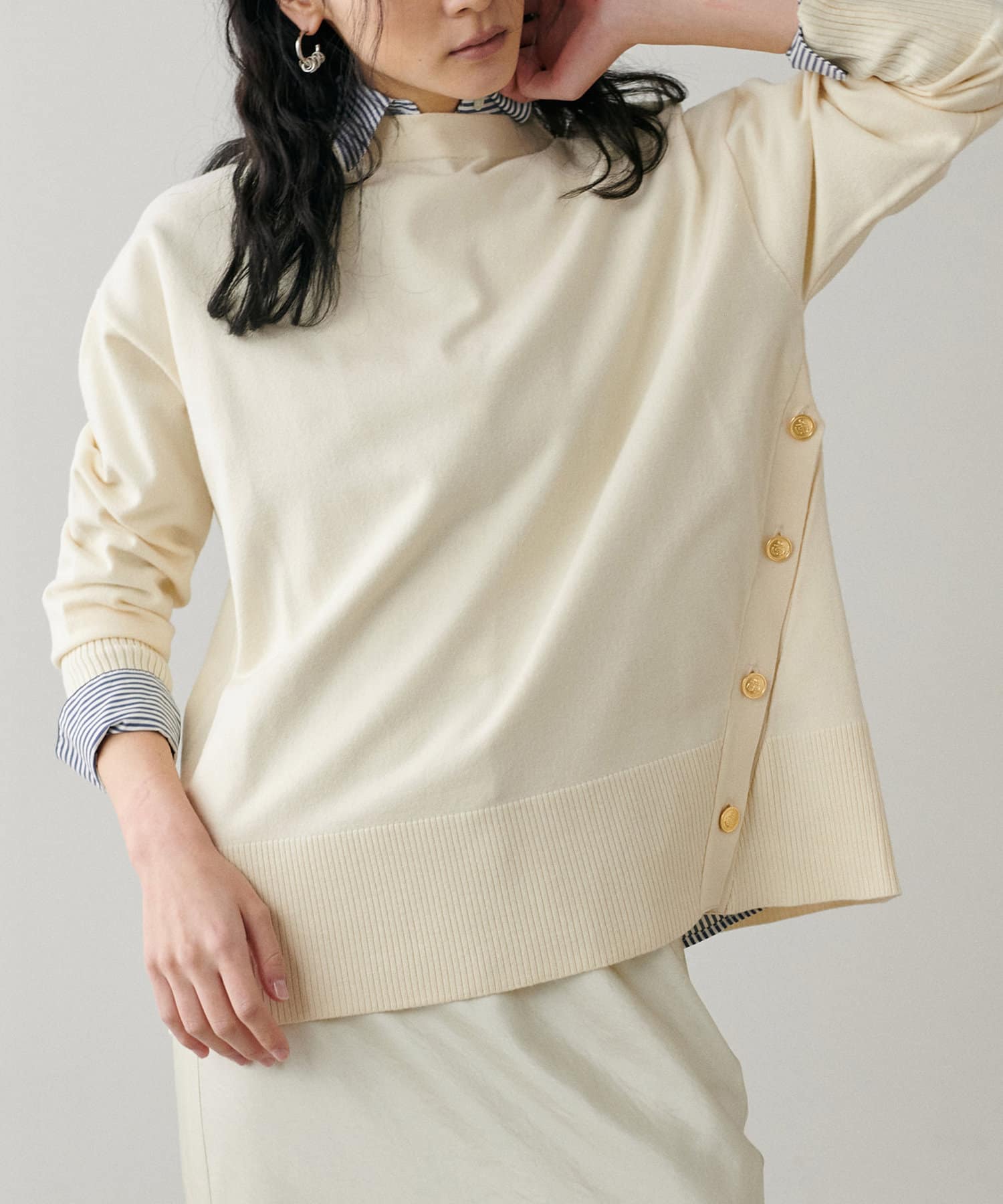 NICE CLAUP / OLIVE des OLIVE OUTLET(ナイスクラップ  / オリーブ デ オリーブ アウトレット) 【LARUTA】サイド釦ボトルネックニット
