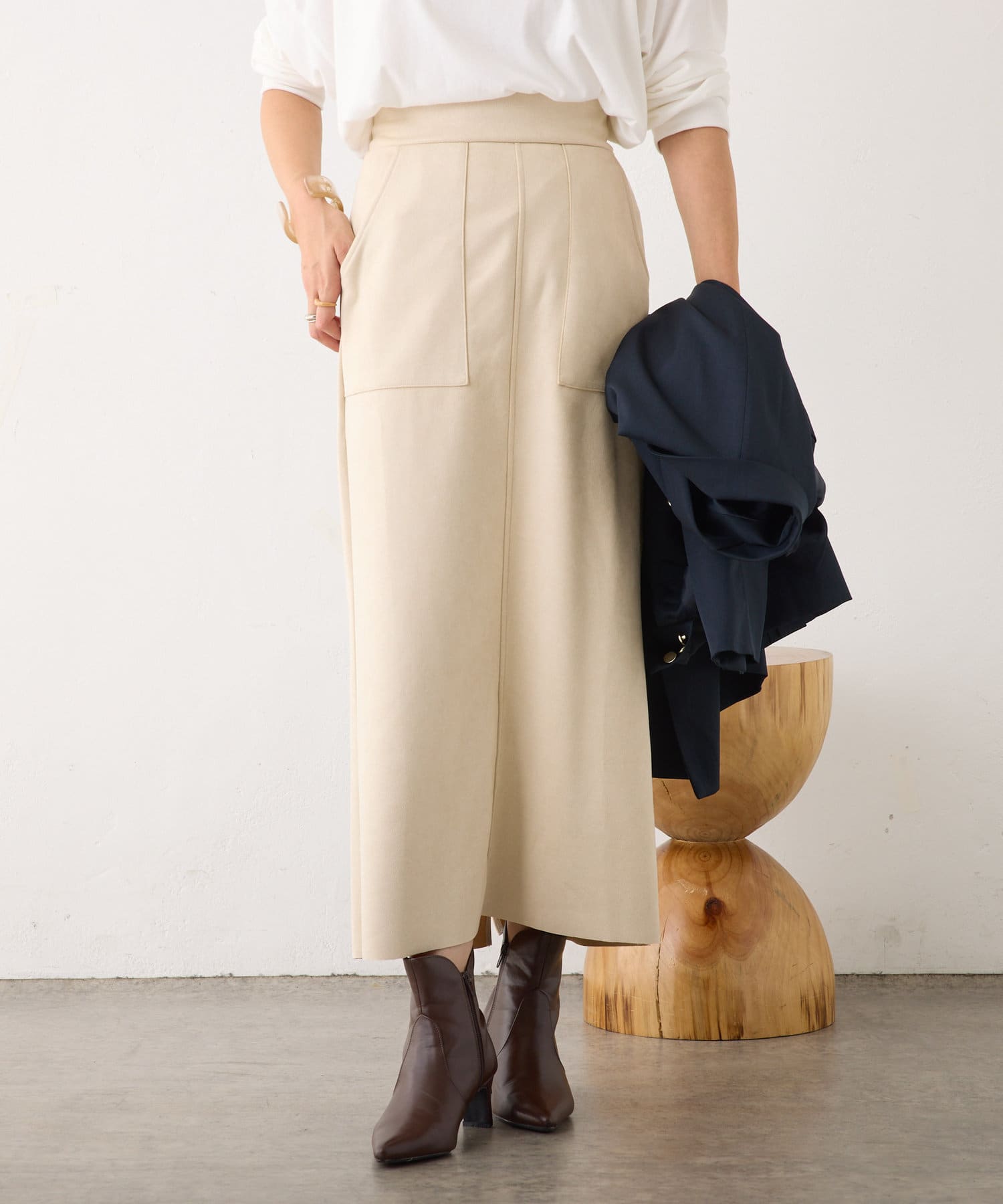 【couchu.me】2024AW first collection■Design・セルフカット可能なので、お好みの長さで着用頂けます。・スエードポンチの秋冬大活躍間違いなしの万能スカート。・後ろギャ