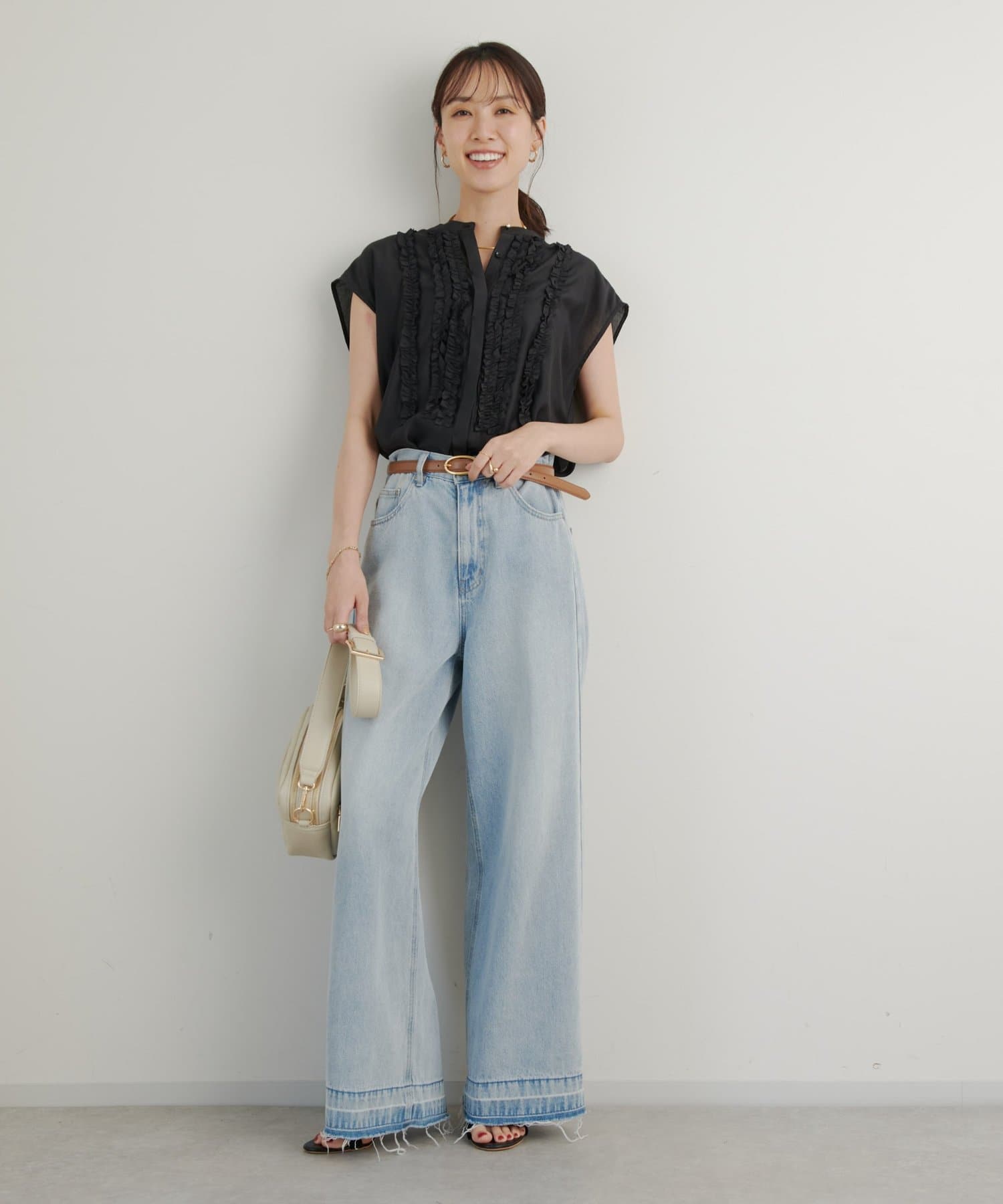 un dix cors(アンディコール) 《大人ガーリーな雰囲気に》シルキーローンフリルブラウス