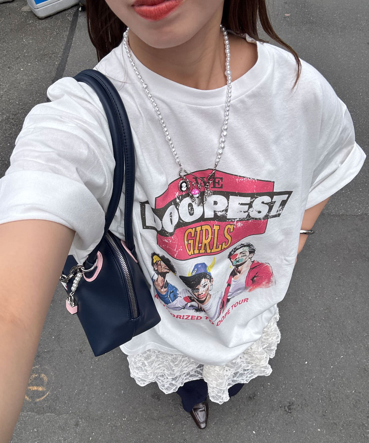 ヴィンテージライクな風合いが魅力のバンドTシャツ▼ポイント大胆なプリントが目を引くバンドモチーフのプリントTEE。フロントにもバックにもプリントを施しており、1枚でコーデの主役になるデザインです。程よ