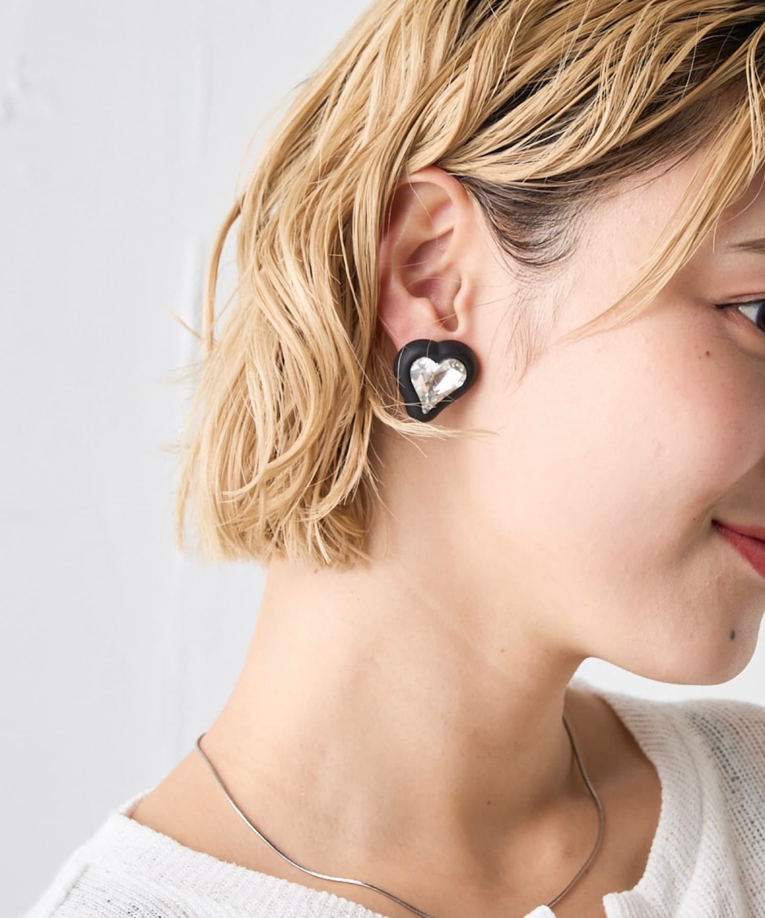 ハート型ピアス クリスタル CCロゴ キラキラ可愛いクリスタルハート&CCマーク】CHANEL ピアス