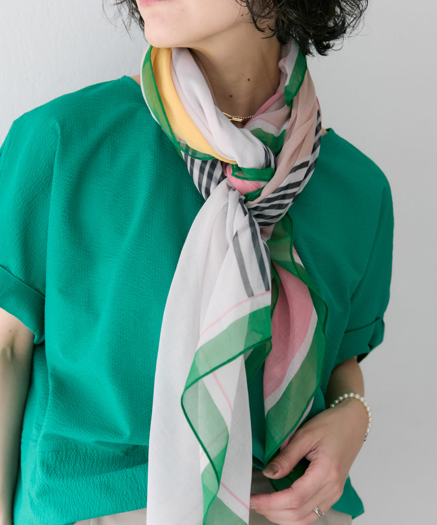 ear PAPILLONNER(イア パピヨネ) コンテンポラリー柄シアーストール